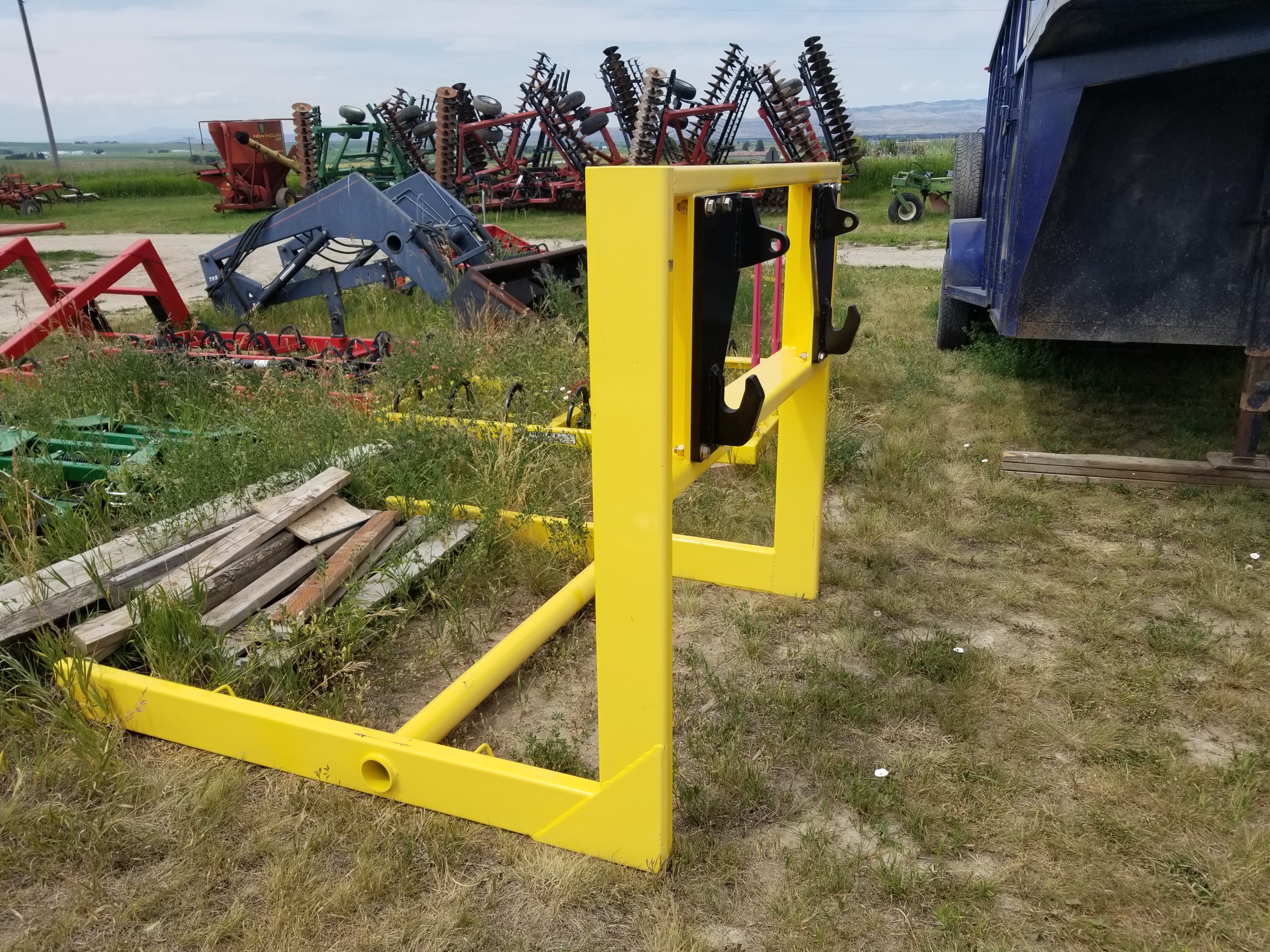 2022 Lewco Bale Heads Bale Grabber