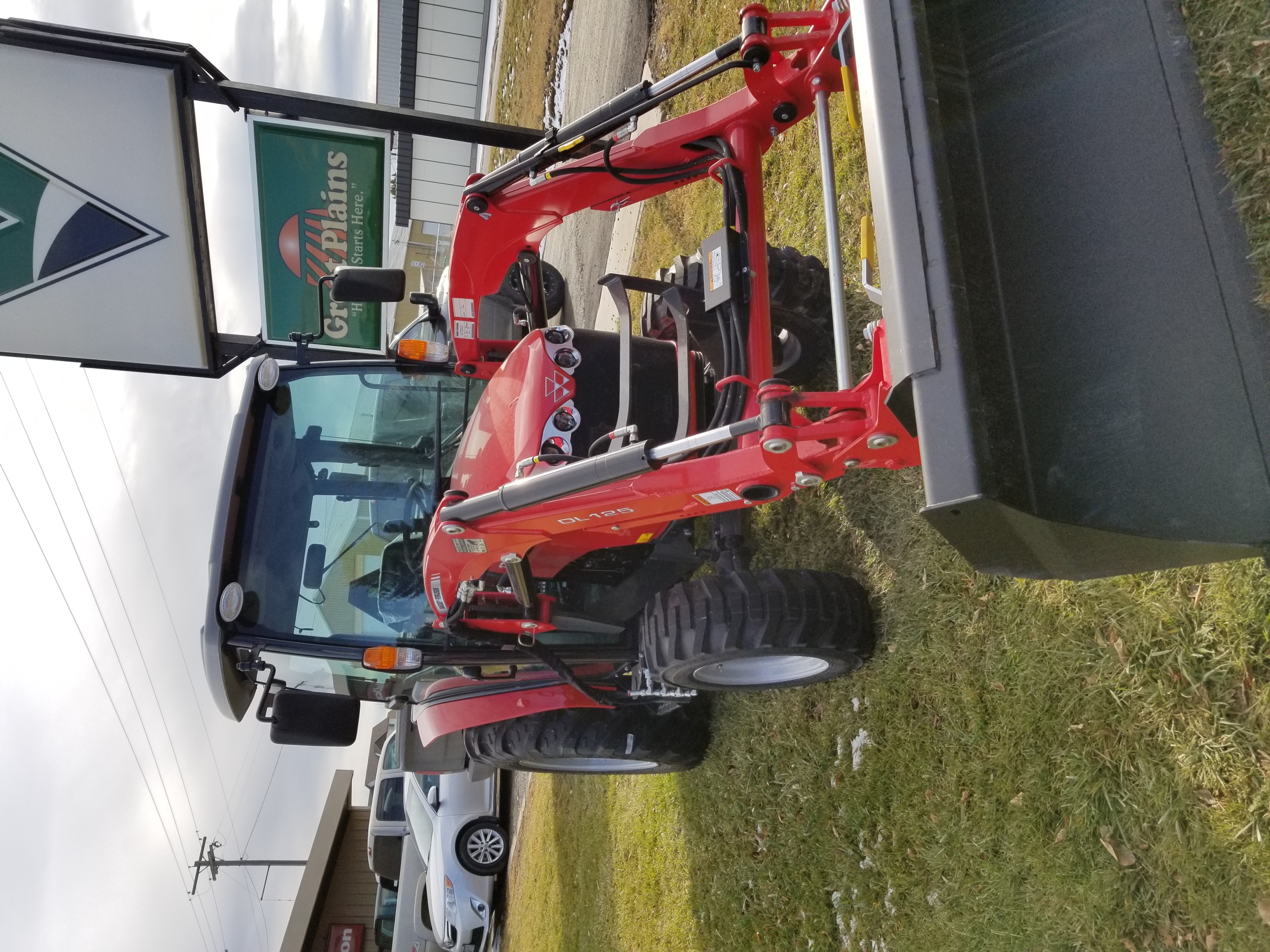 2019 Massey Ferguson 1735M Tractor