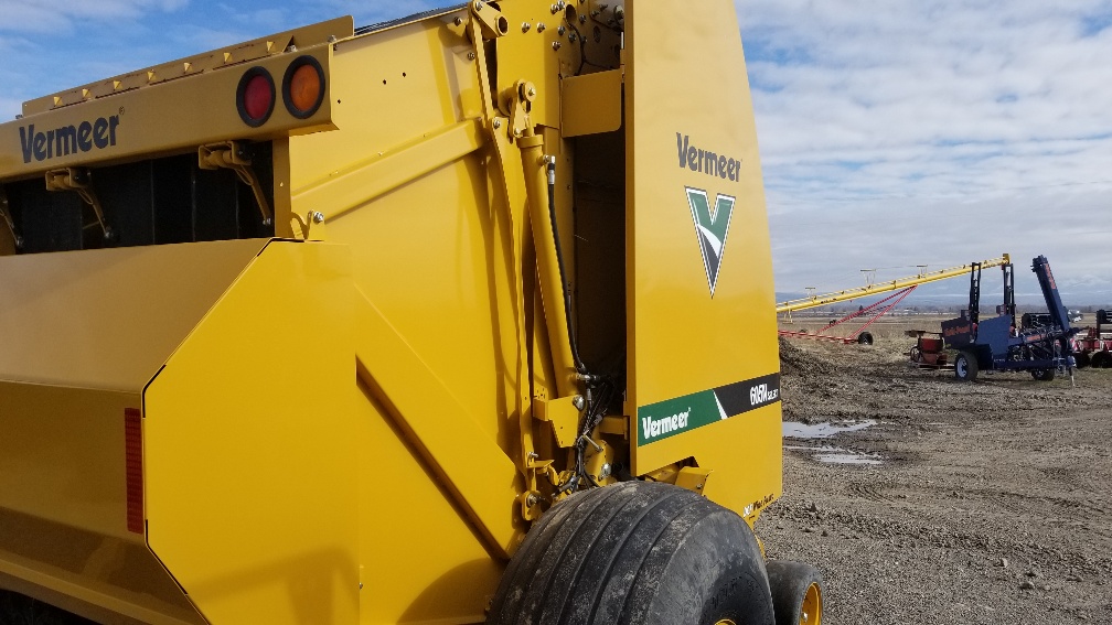 2019 Vermeer 605N Baler/Round