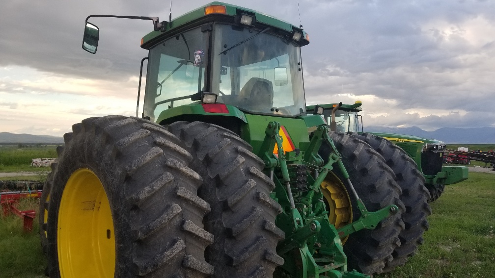 1997 John Deere 8200 Tractor