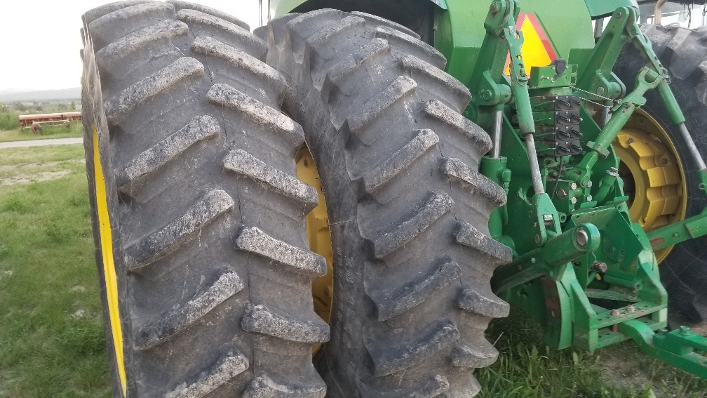 1997 John Deere 8200 Tractor