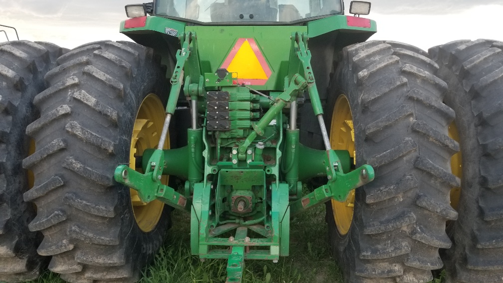 1997 John Deere 8200 Tractor