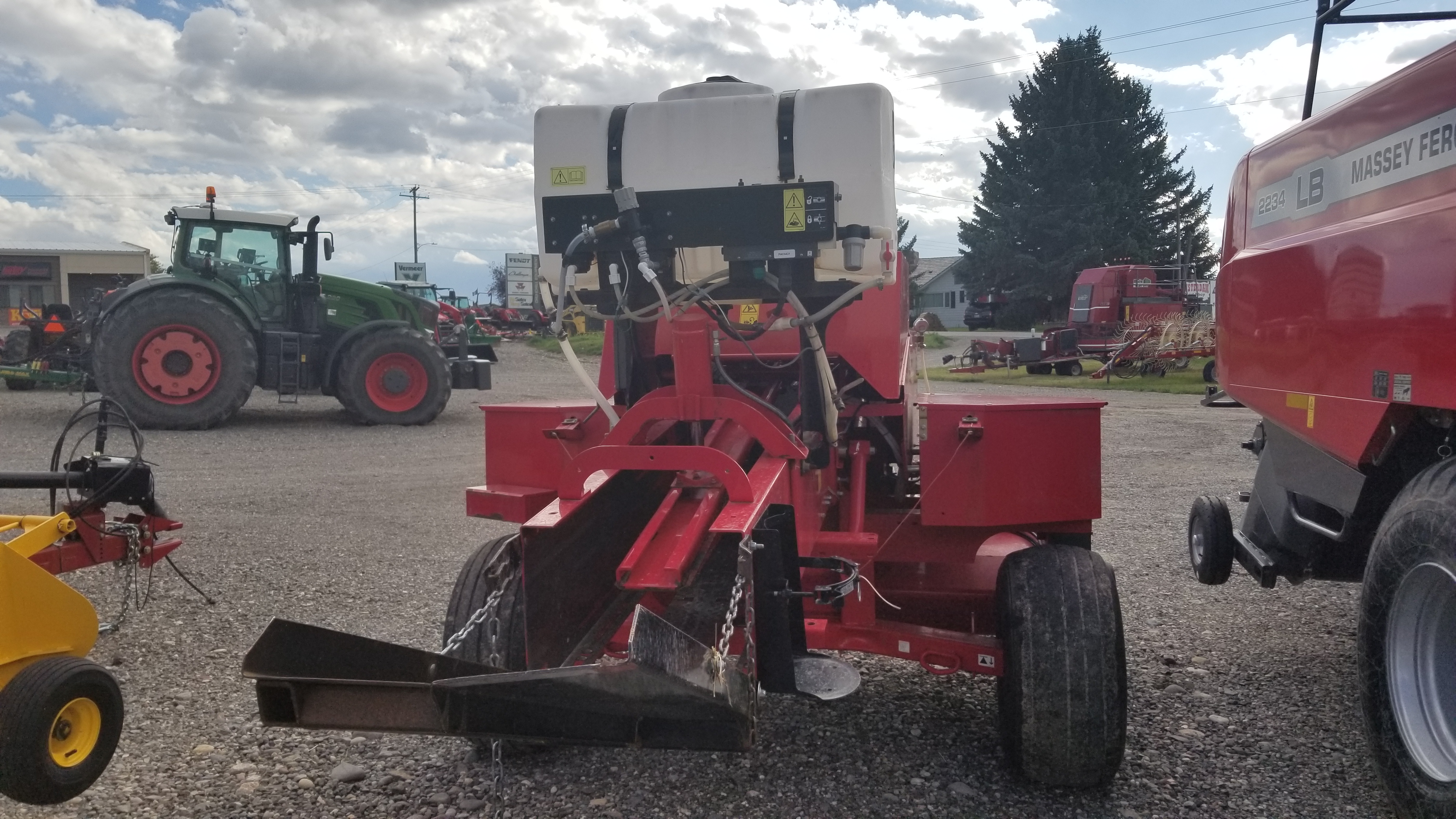 2018 Massey Ferguson 1840 Baler/Square