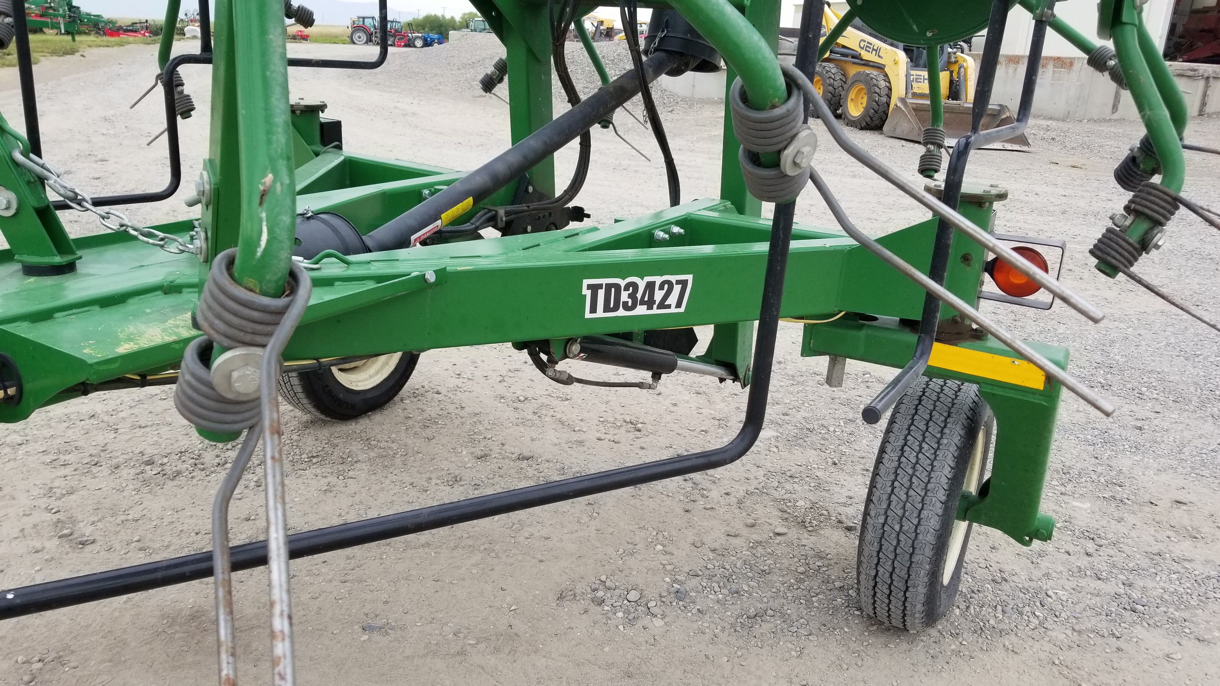 2018 Frontier TD3427 Tedder