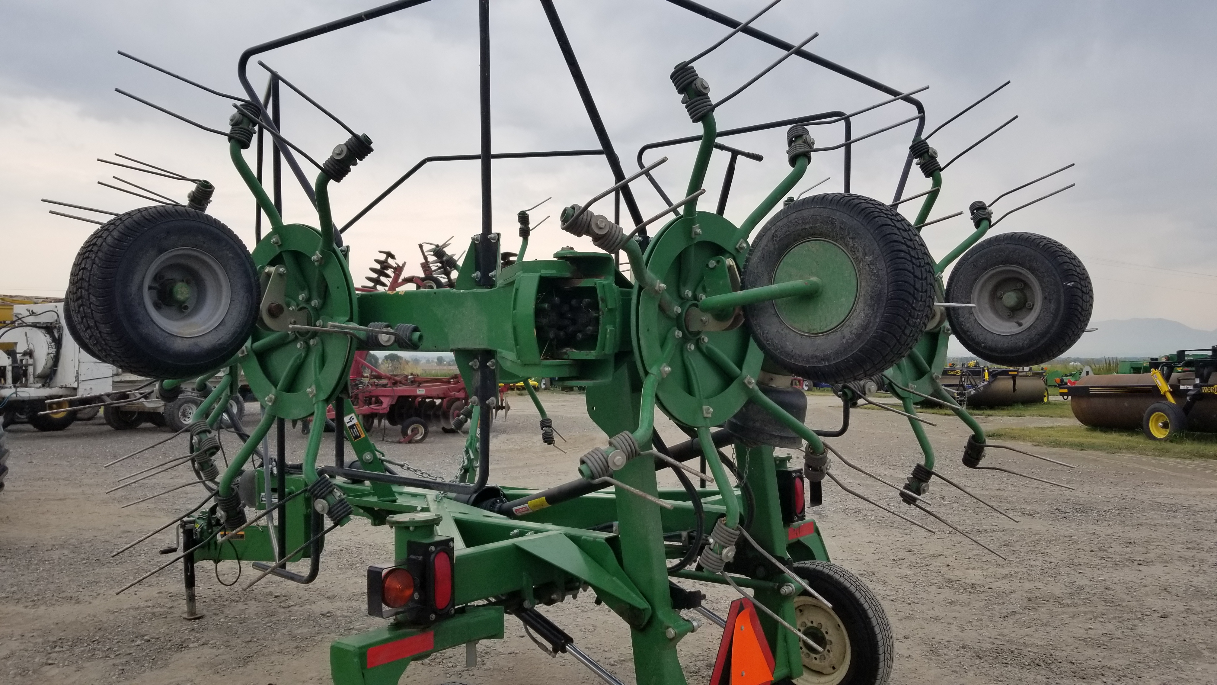 2018 Frontier TD3427 Tedder