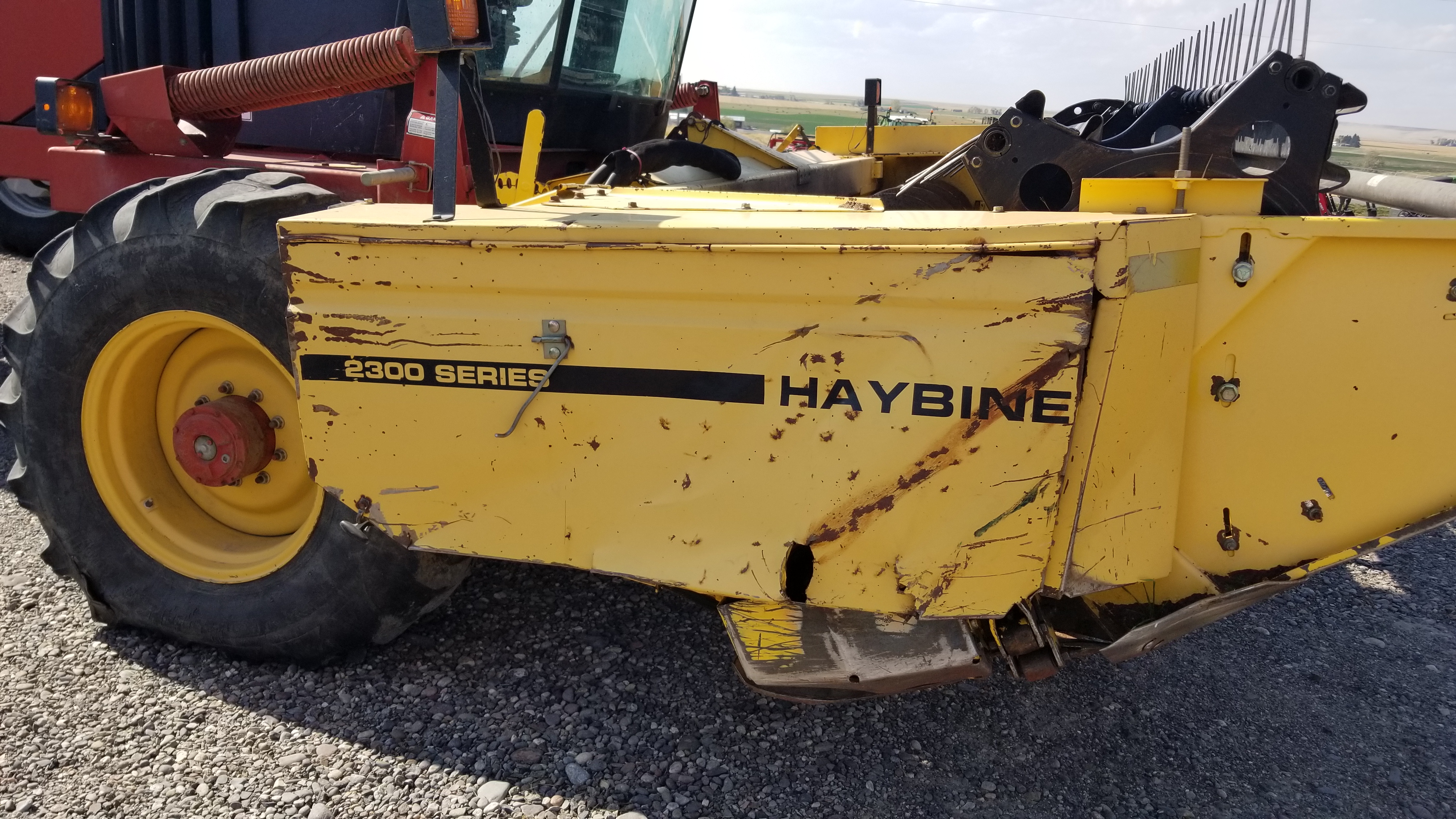 2001 New Holland HW320 Windrower