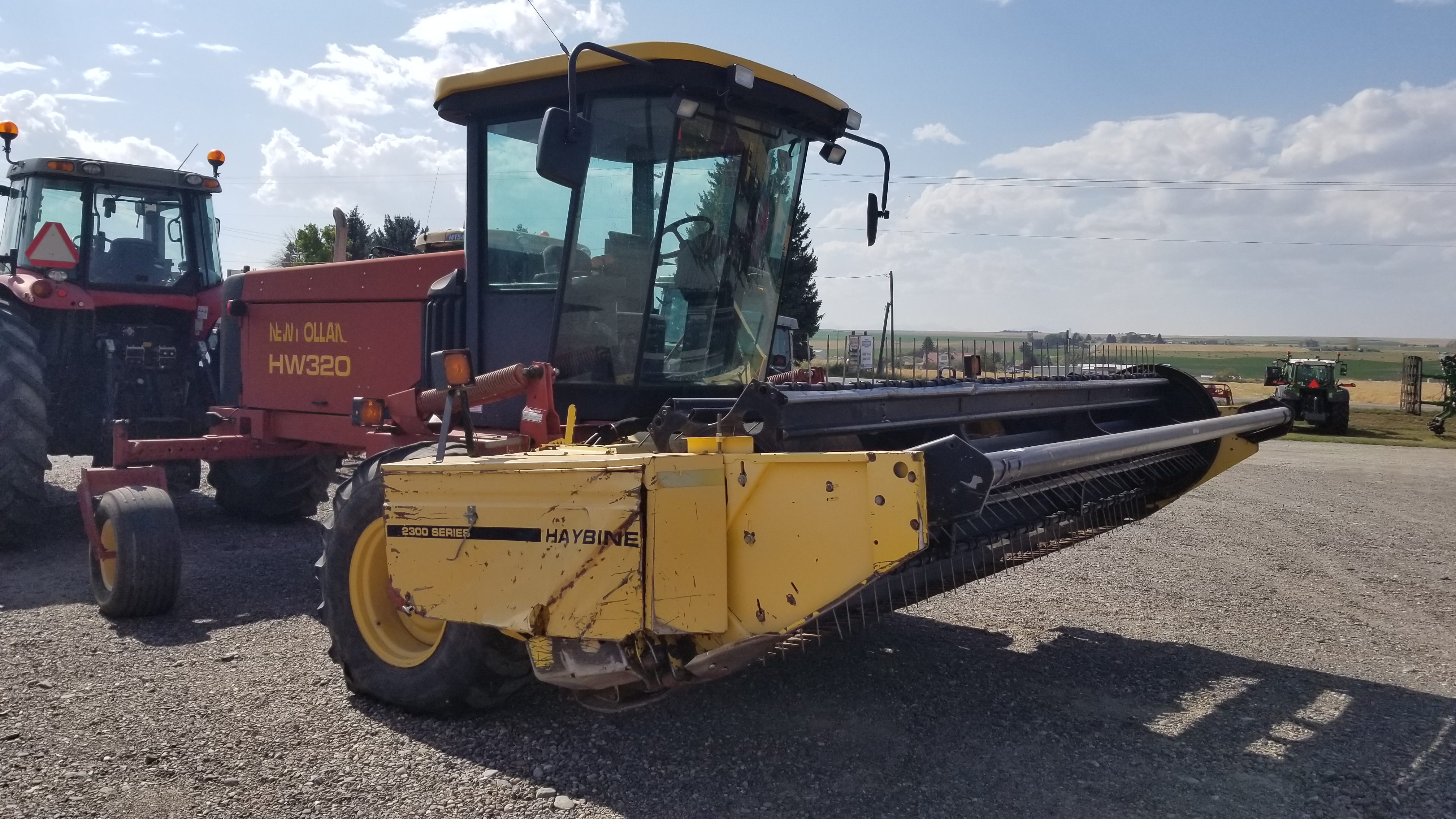 2001 New Holland HW320 Windrower