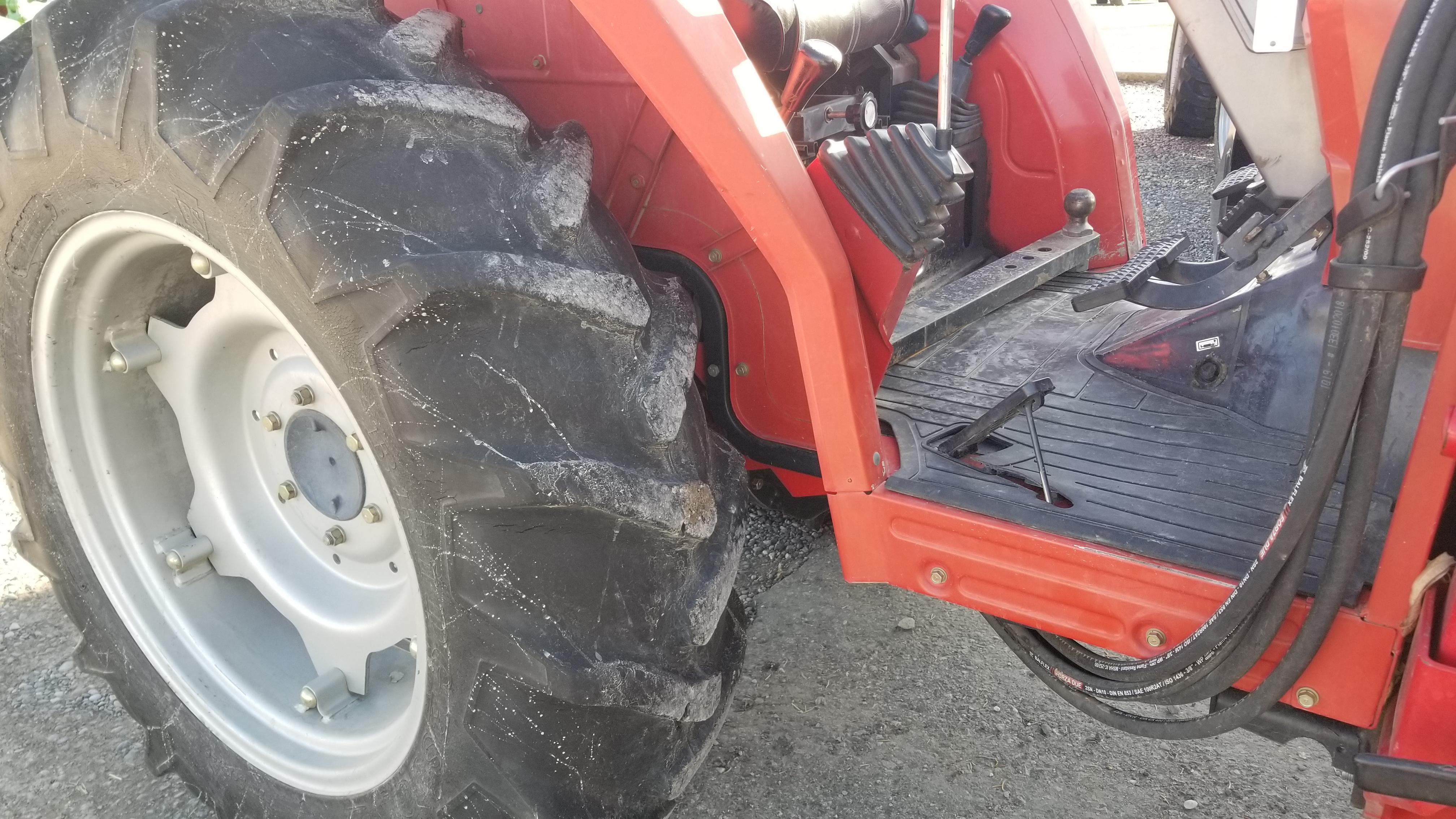 1997 Massey Ferguson 1160 Tractor