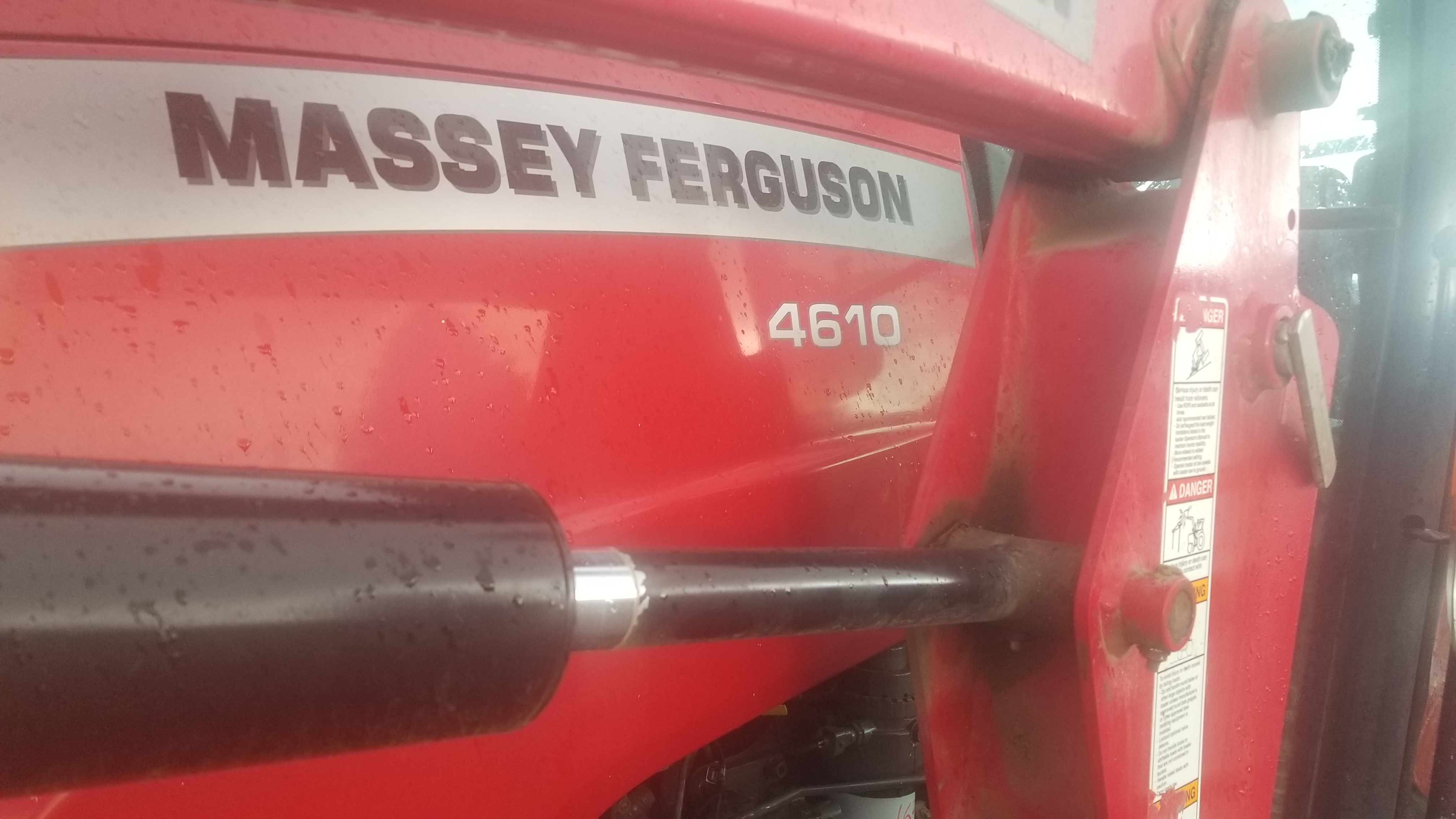 2013 Massey Ferguson 4610 Tractor