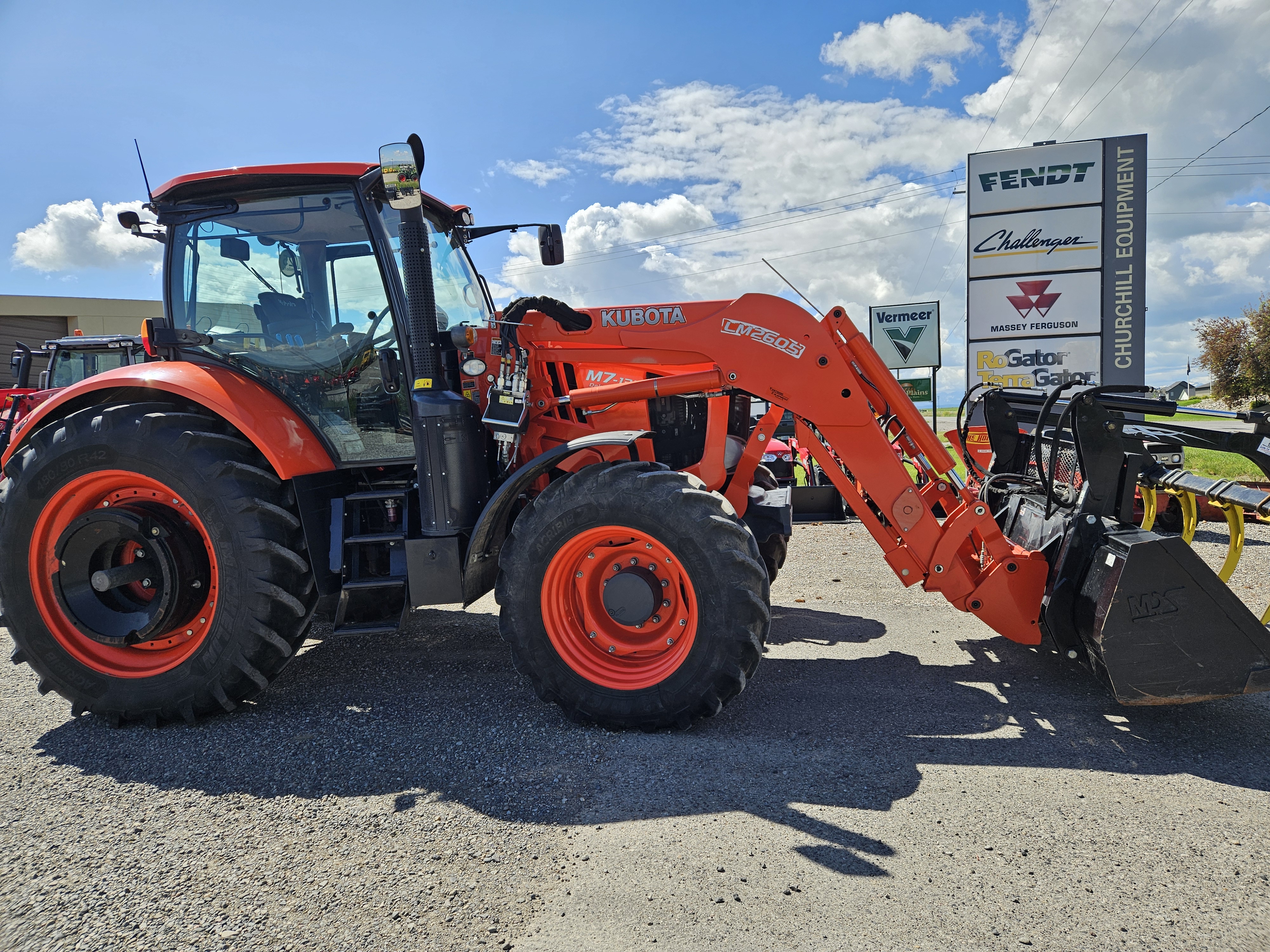 2022 Kubota M7-132 Tractor