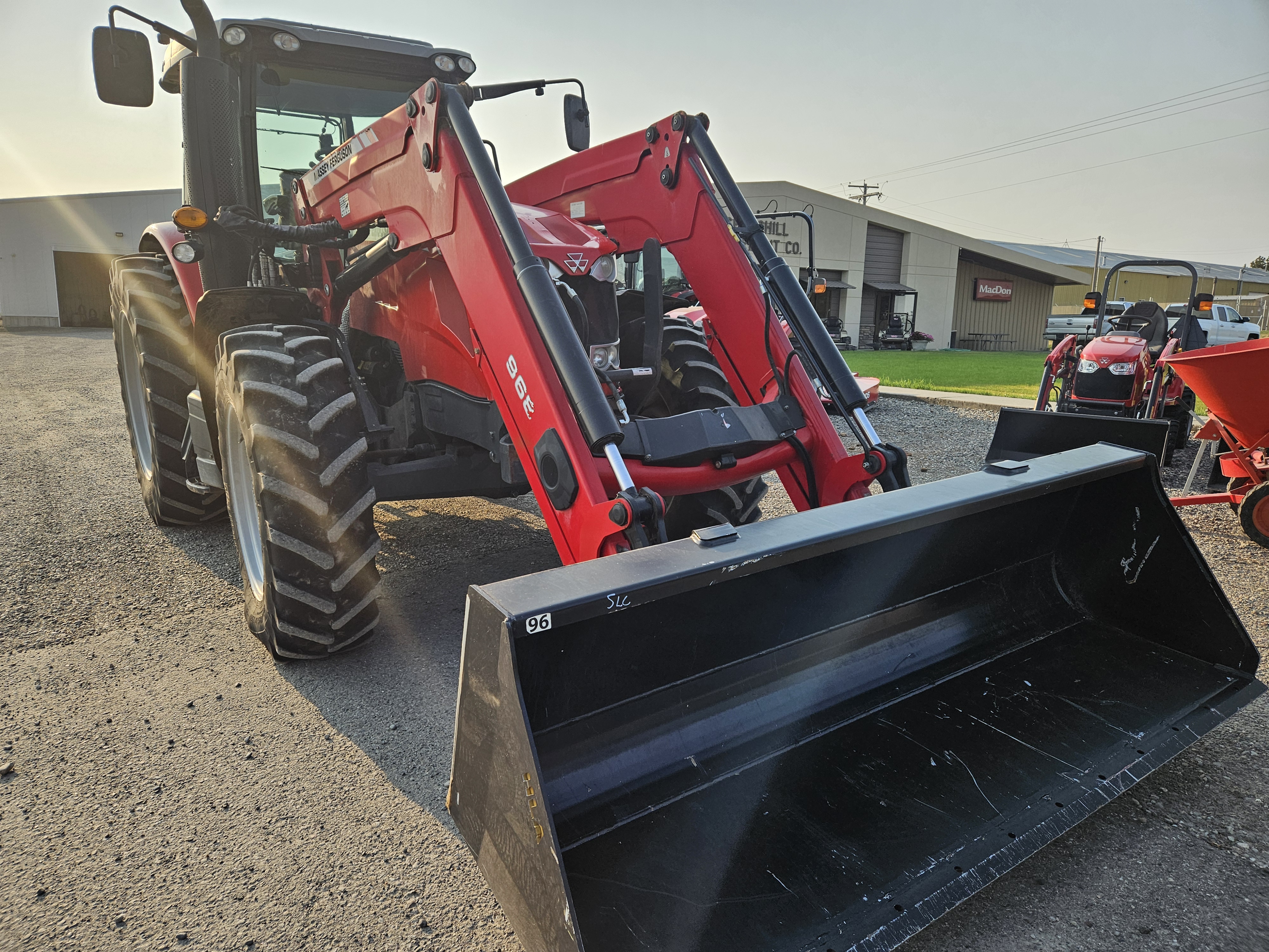 2014 Massey Ferguson 7616 Classic Tractor