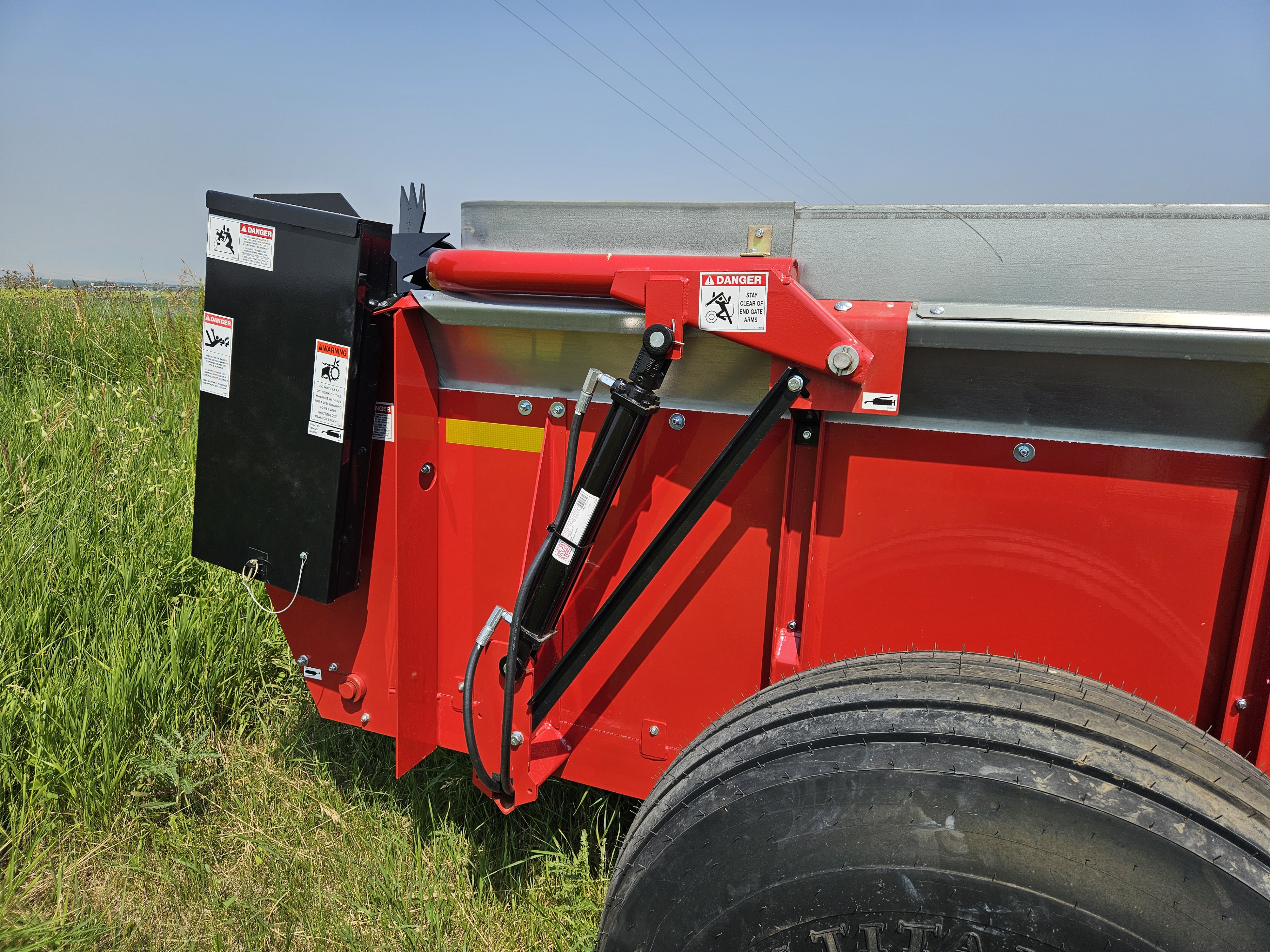 2024 H&S SW3243 Manure Spreader