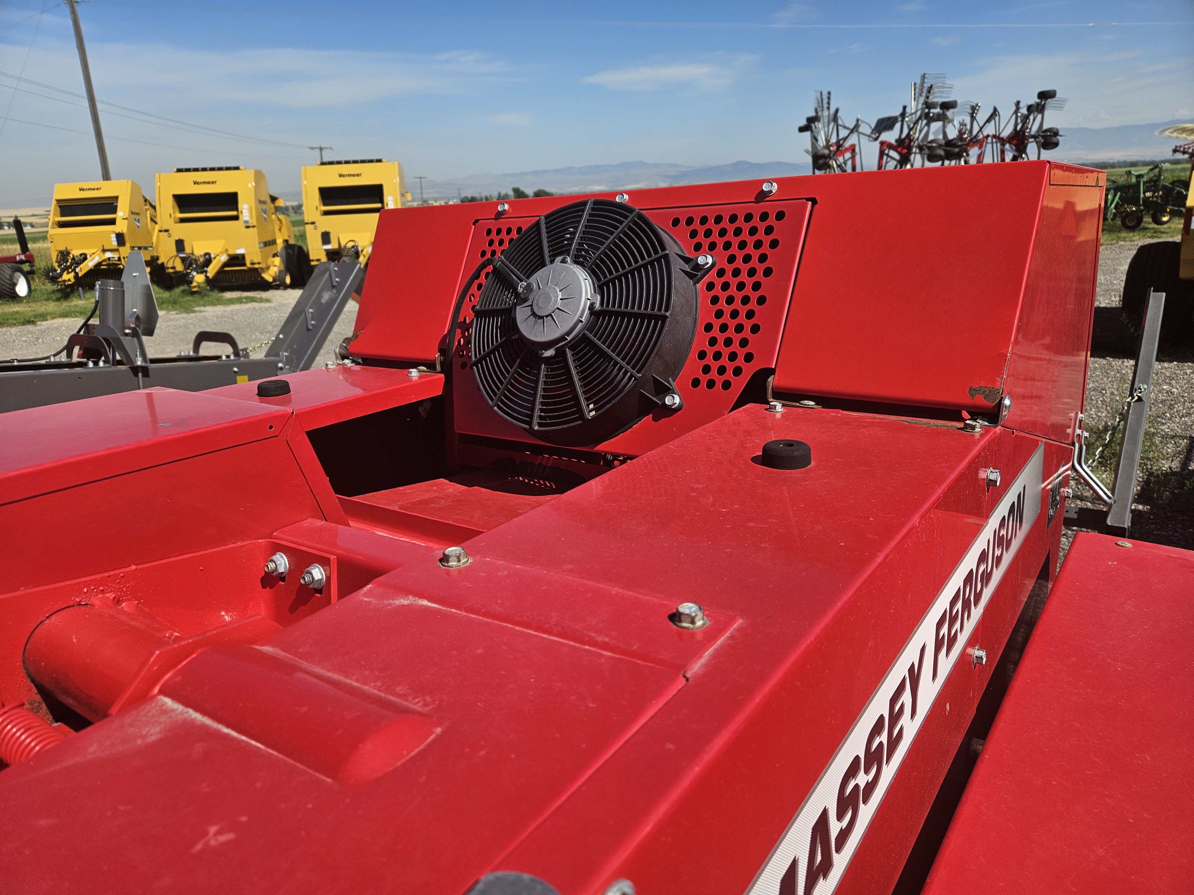 2016 Massey Ferguson 1840 Baler/Square