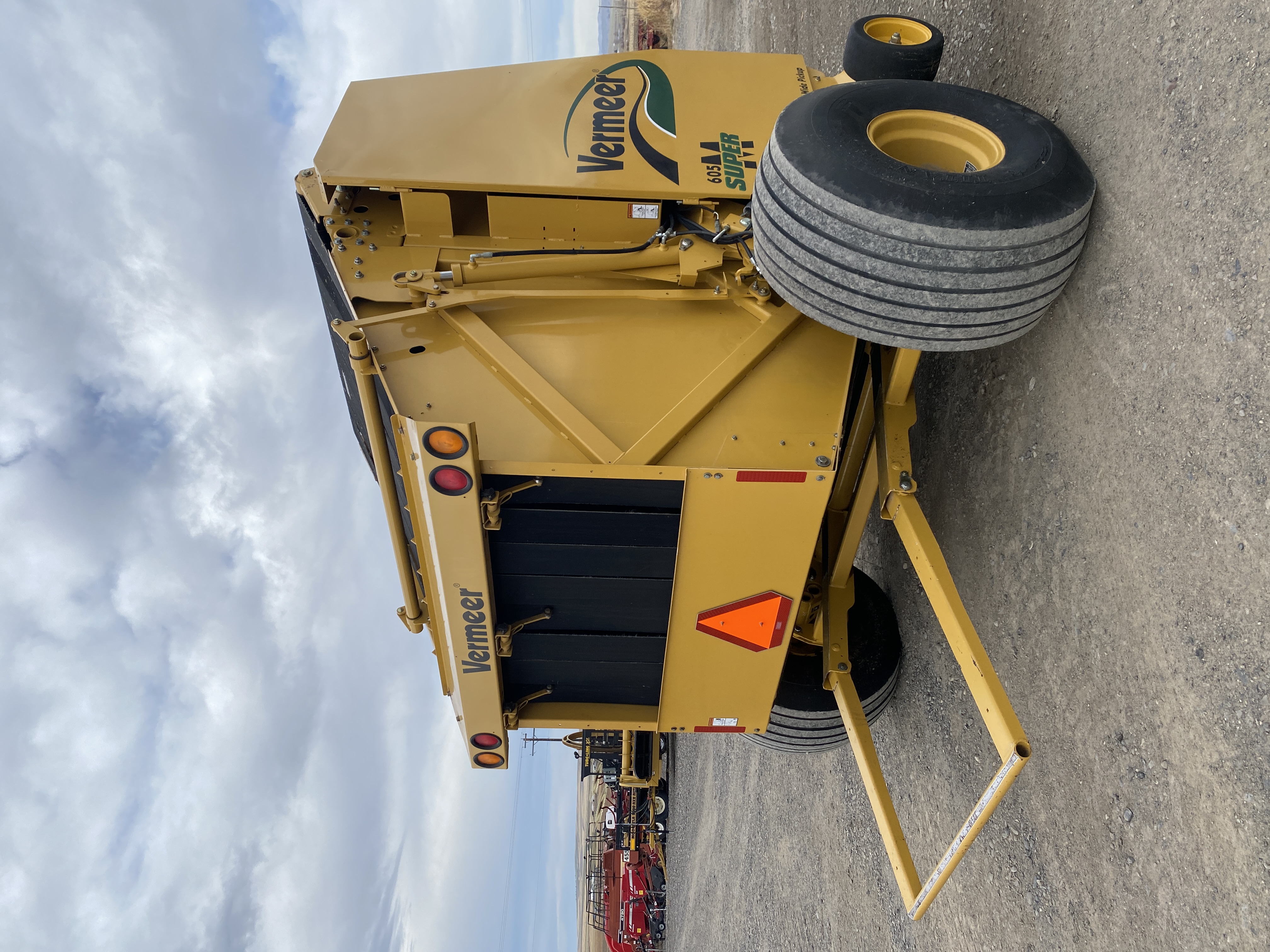 2012 Vermeer 605SM Baler/Round