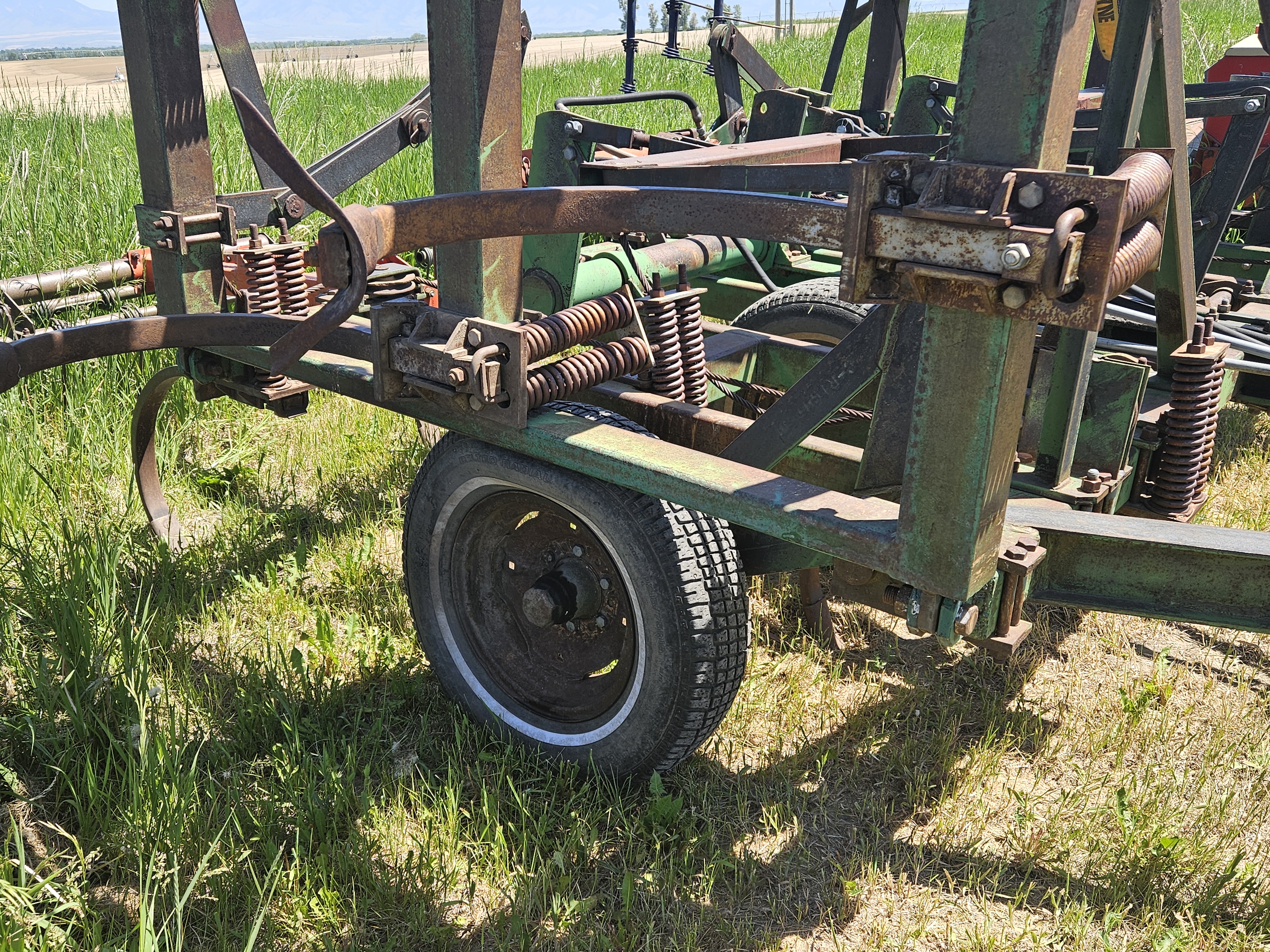 Melroe 501 Chisel Plow