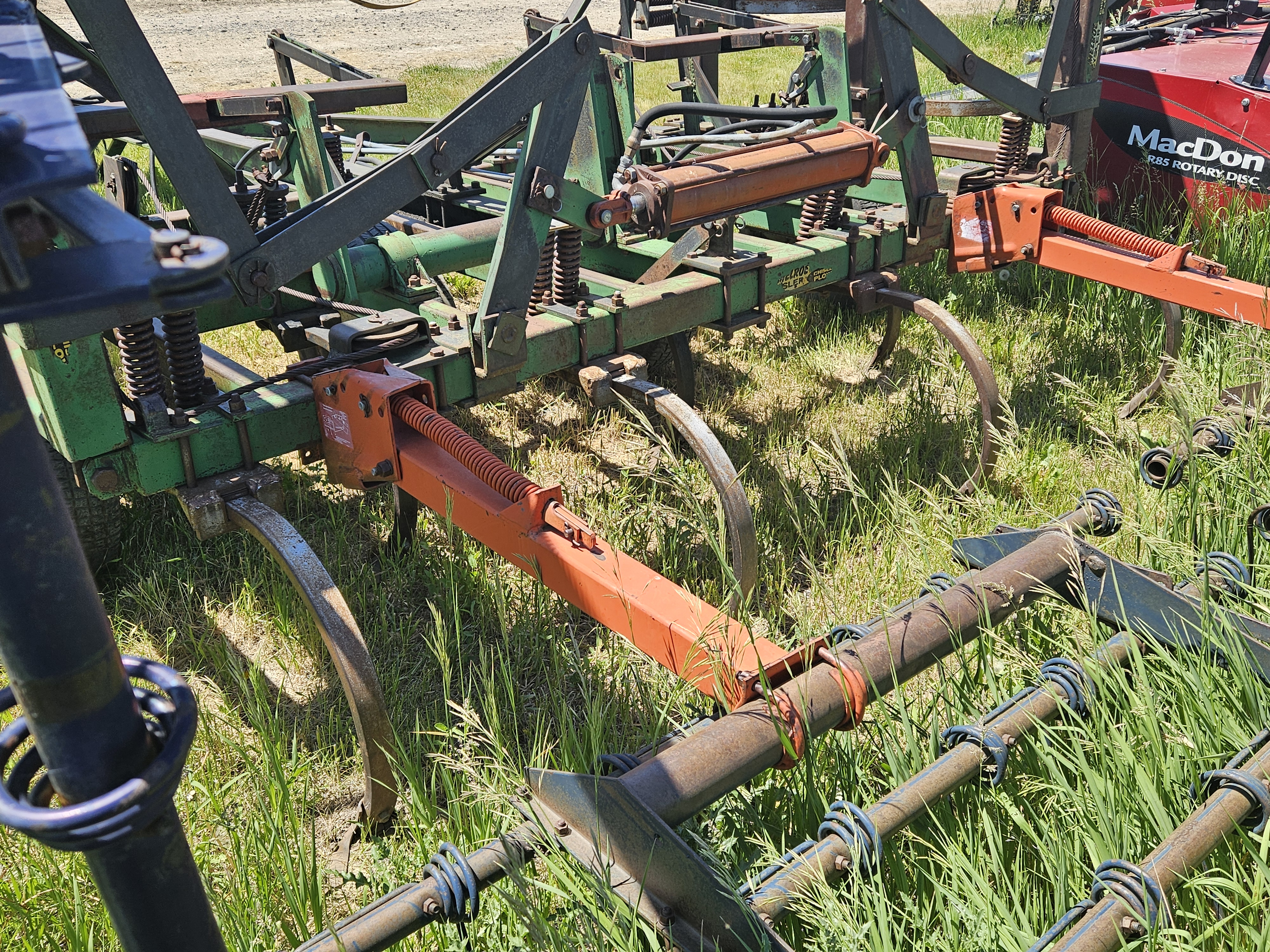 Melroe 501 Chisel Plow