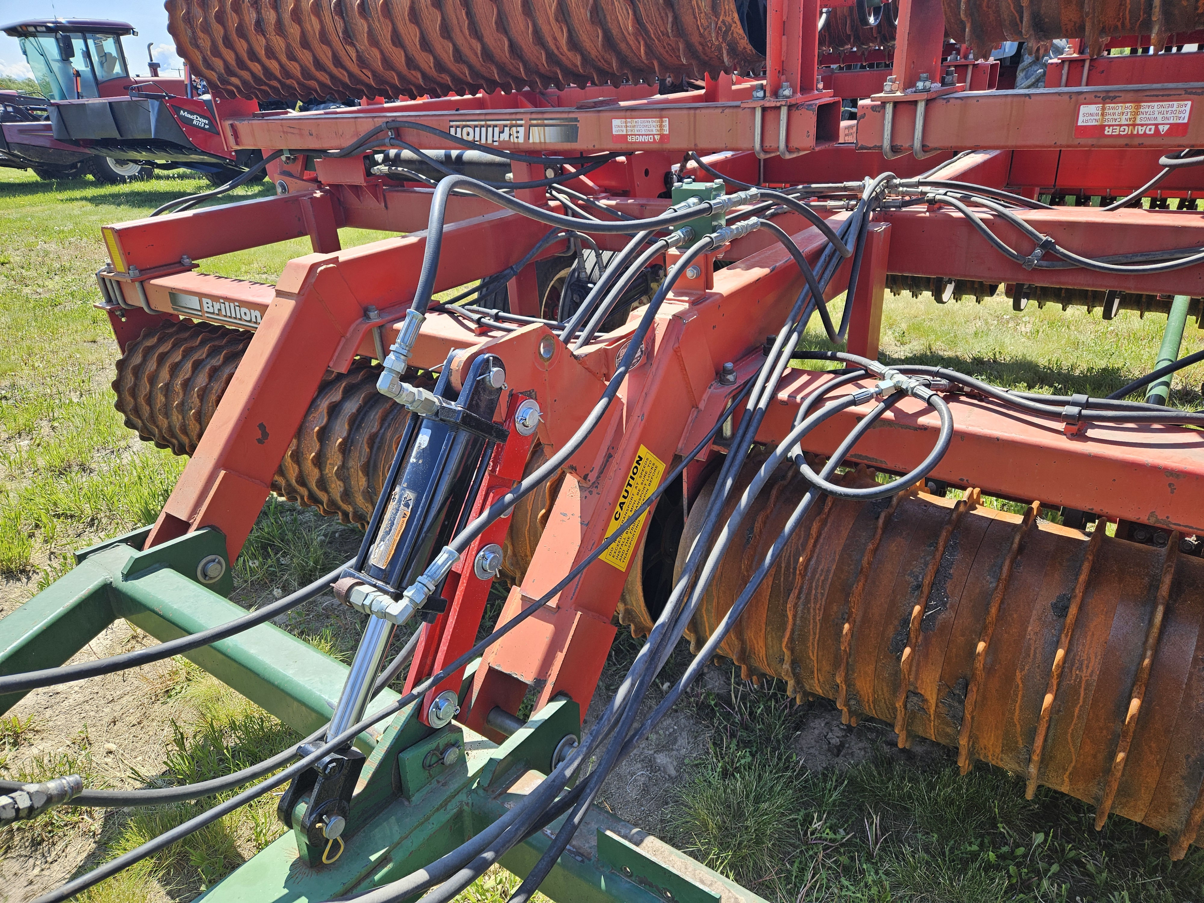 2006 Brillion wls360 CultiPacker