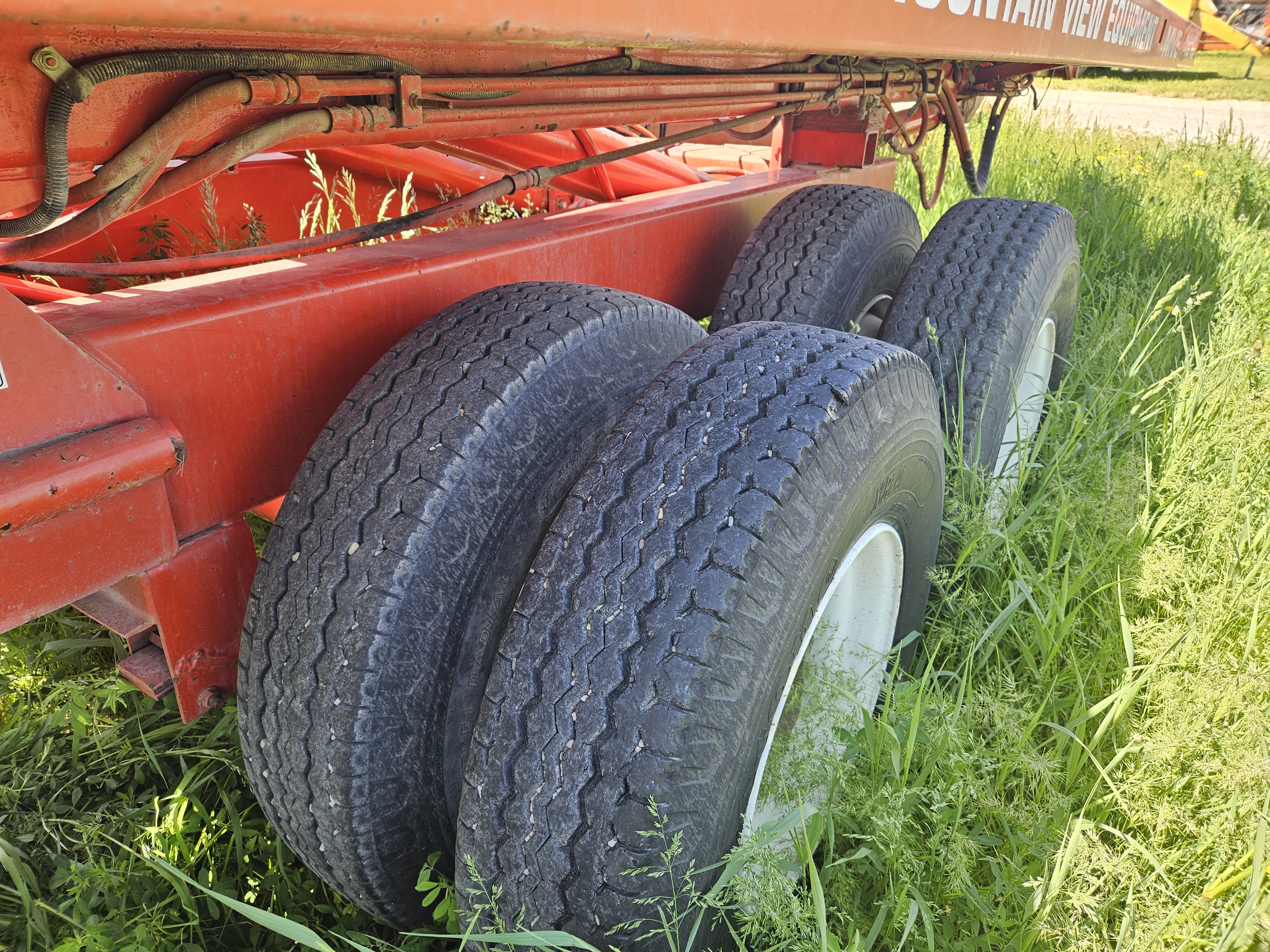 1998 MVE 4010 Bale Accumulator