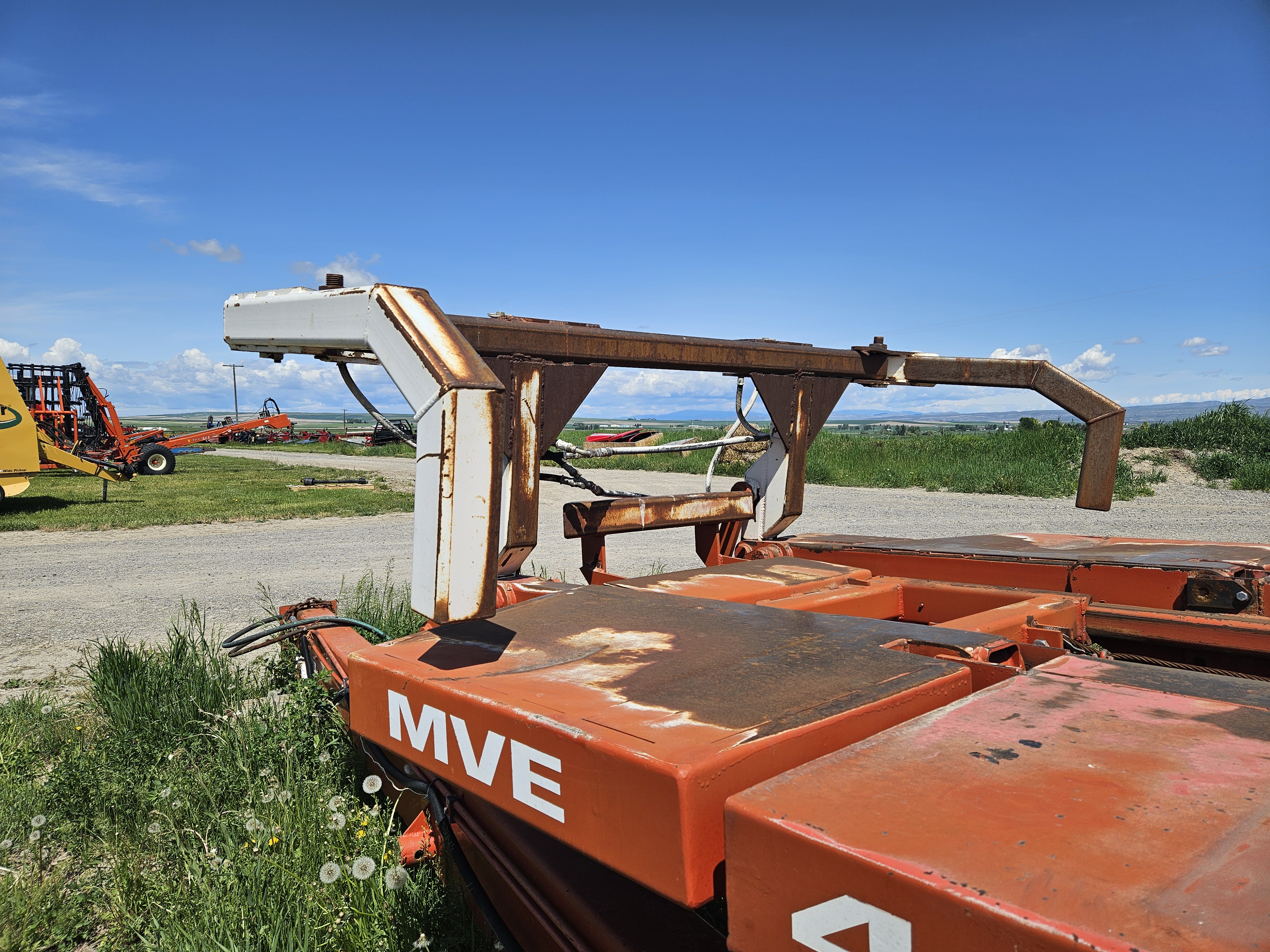 1998 MVE 4010 Bale Accumulator