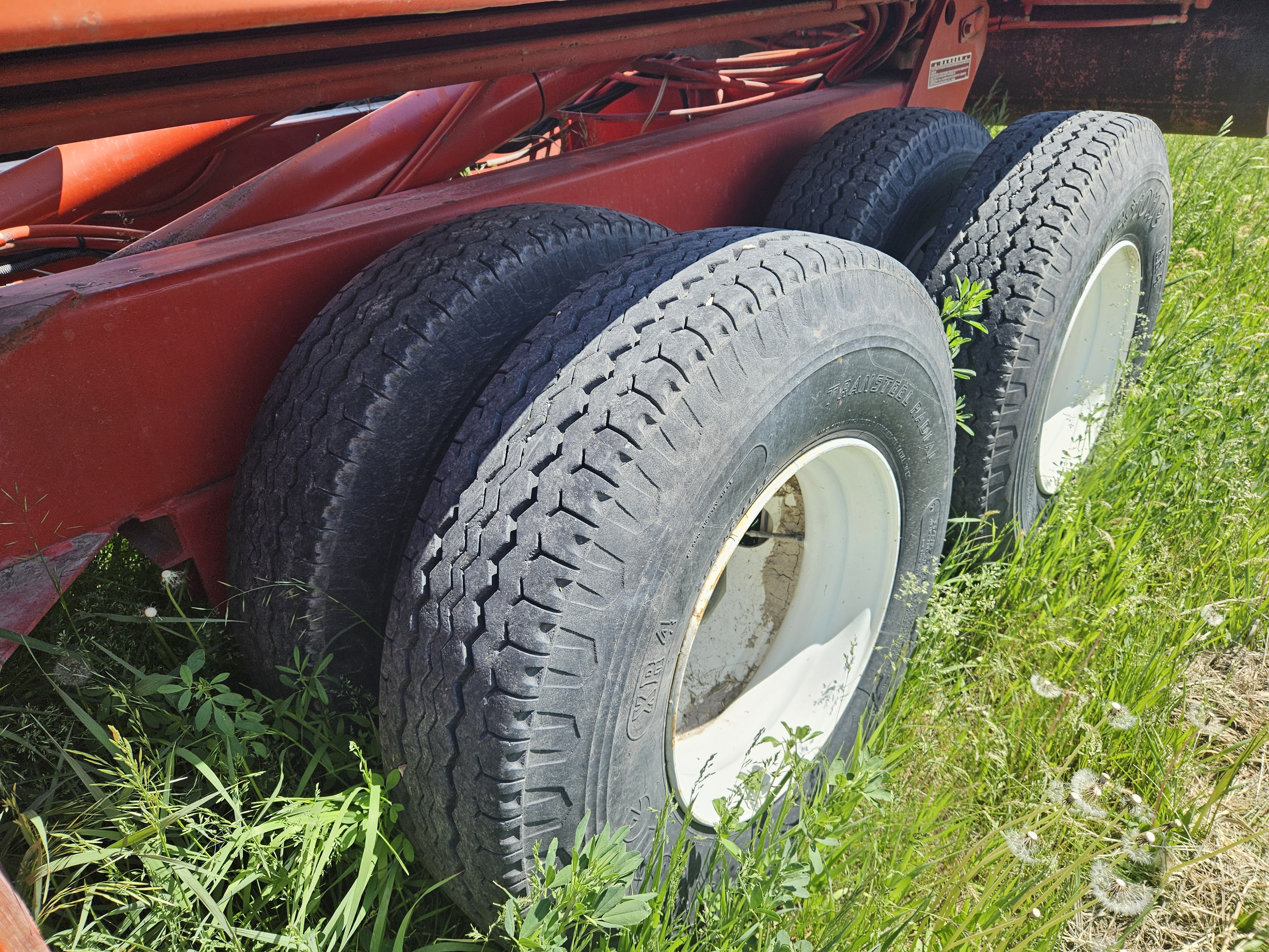 1998 MVE 4010 Bale Accumulator