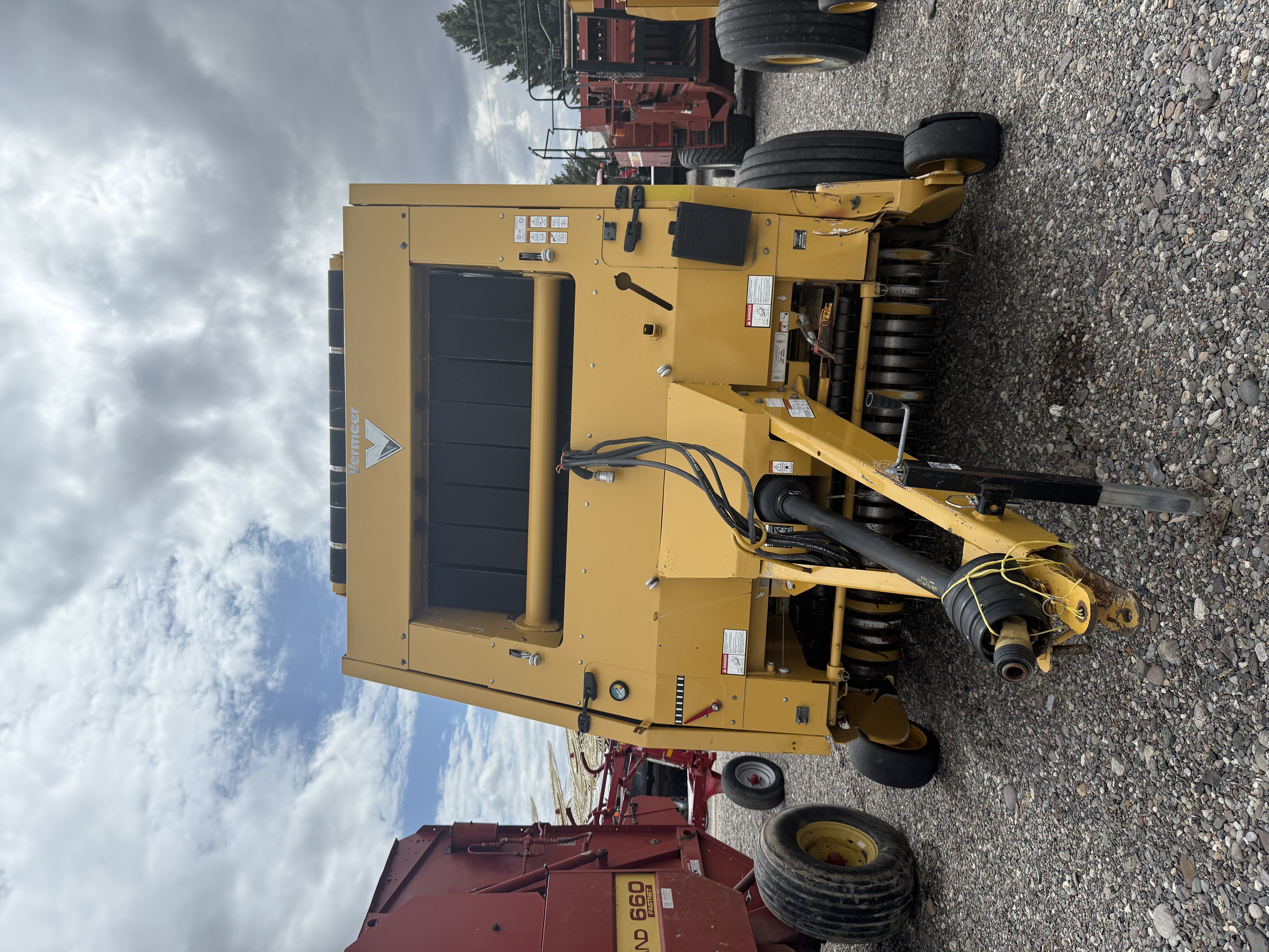 2011 Vermeer 605SM Baler/Round