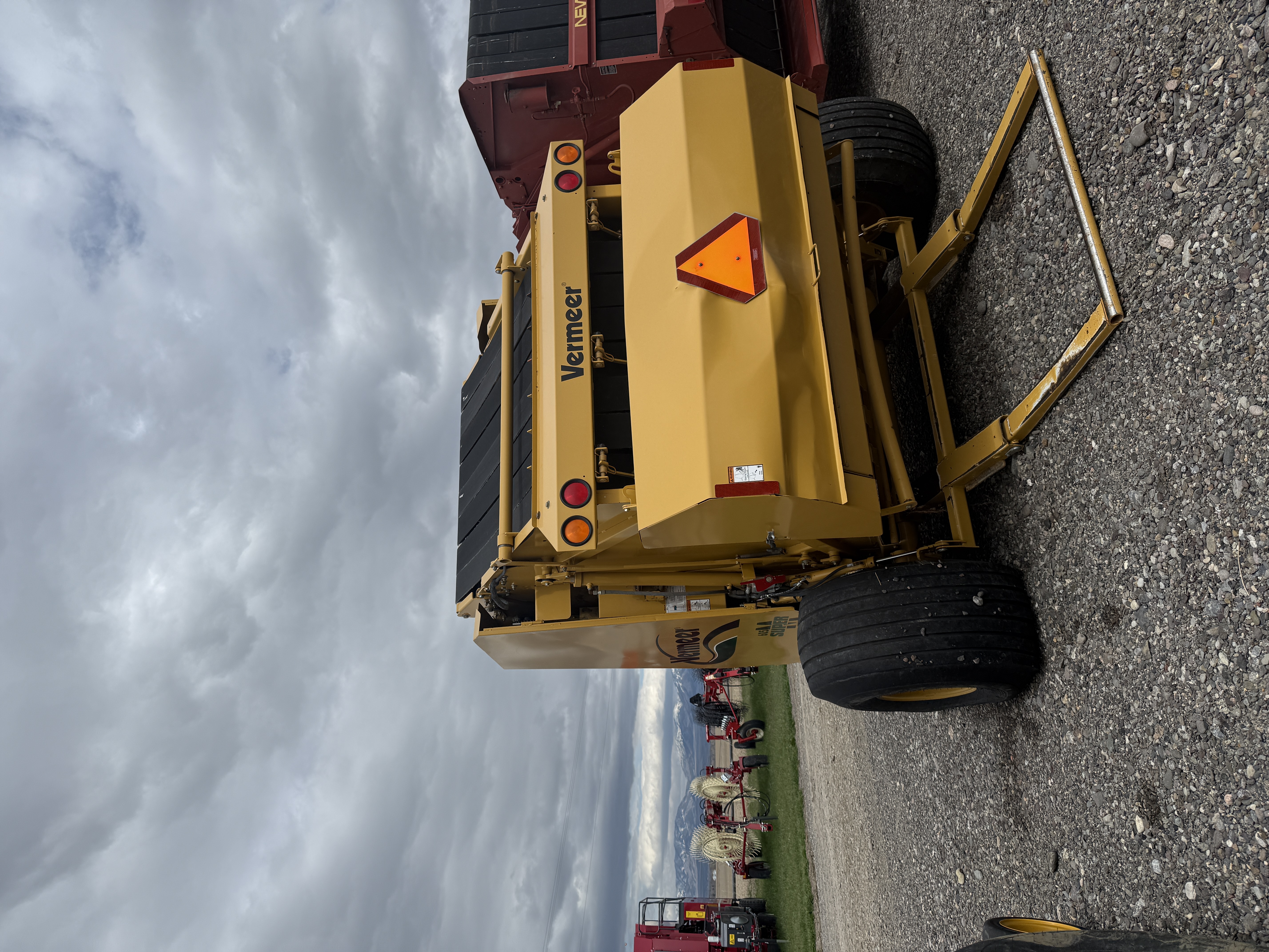 2011 Vermeer 605SM Baler/Round