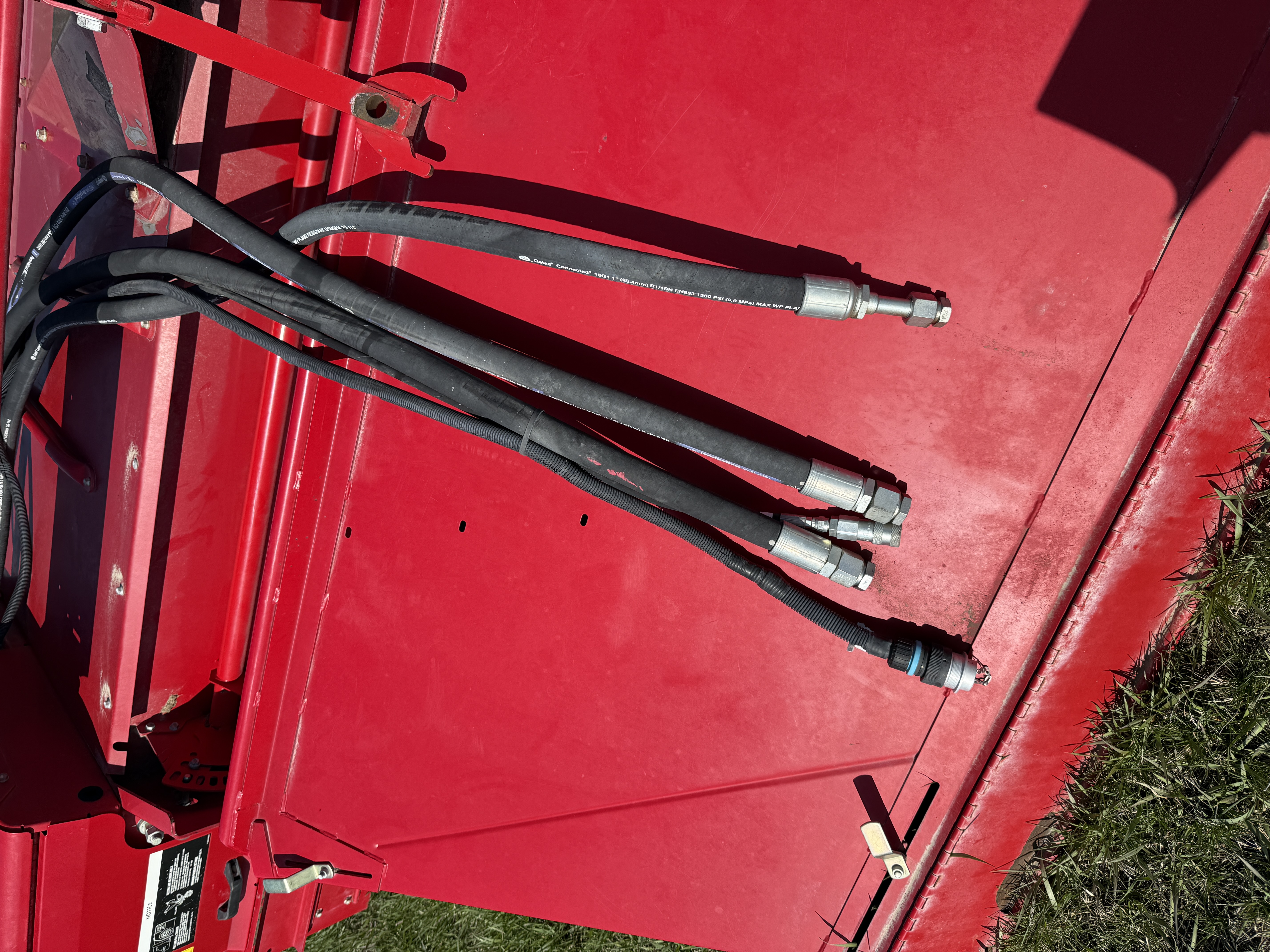 2014 Massey Ferguson mf9183 Windrower