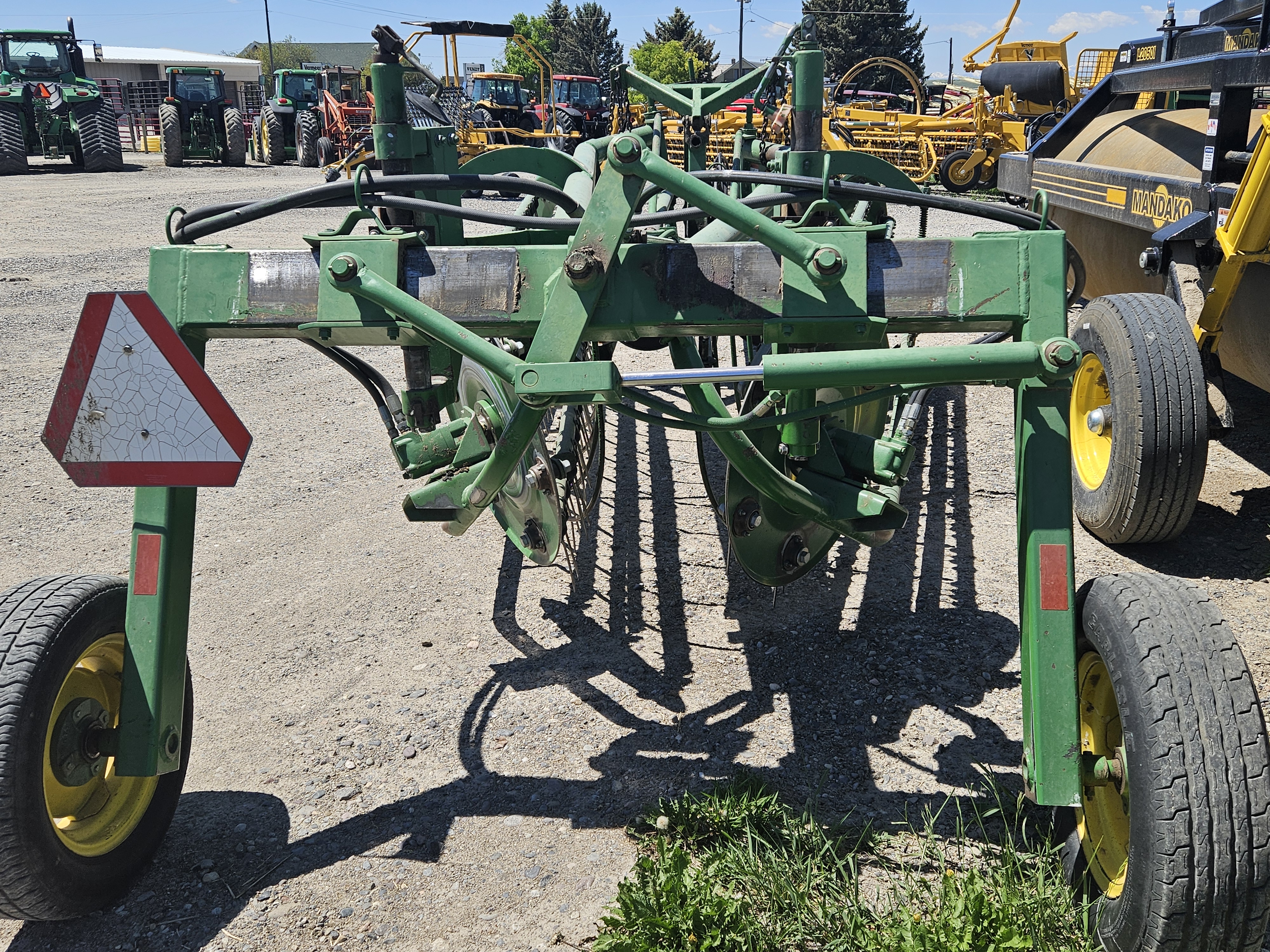 John Deere 700 Rake/Hay