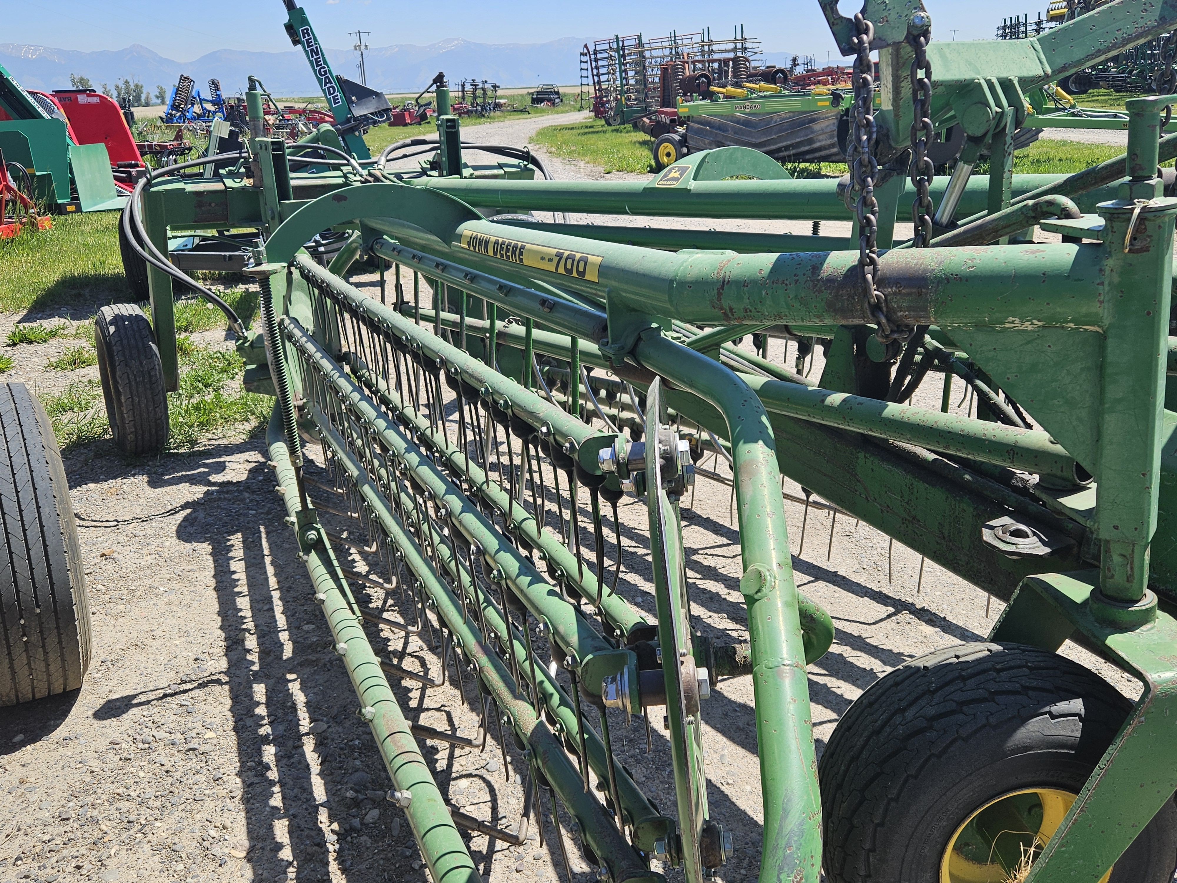 John Deere 700 Rake/Hay