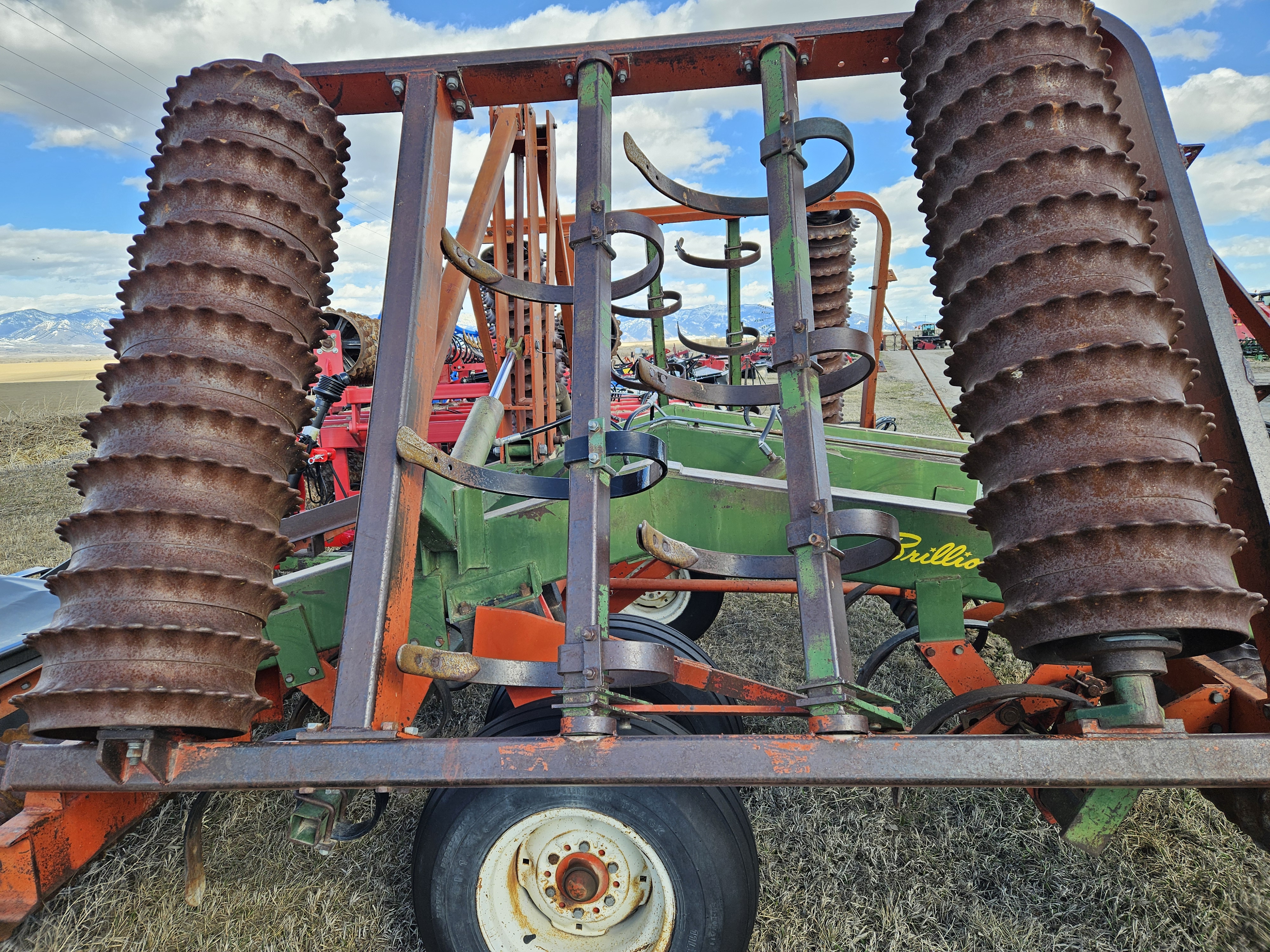 1995 Brillion WM2602 CultiPacker