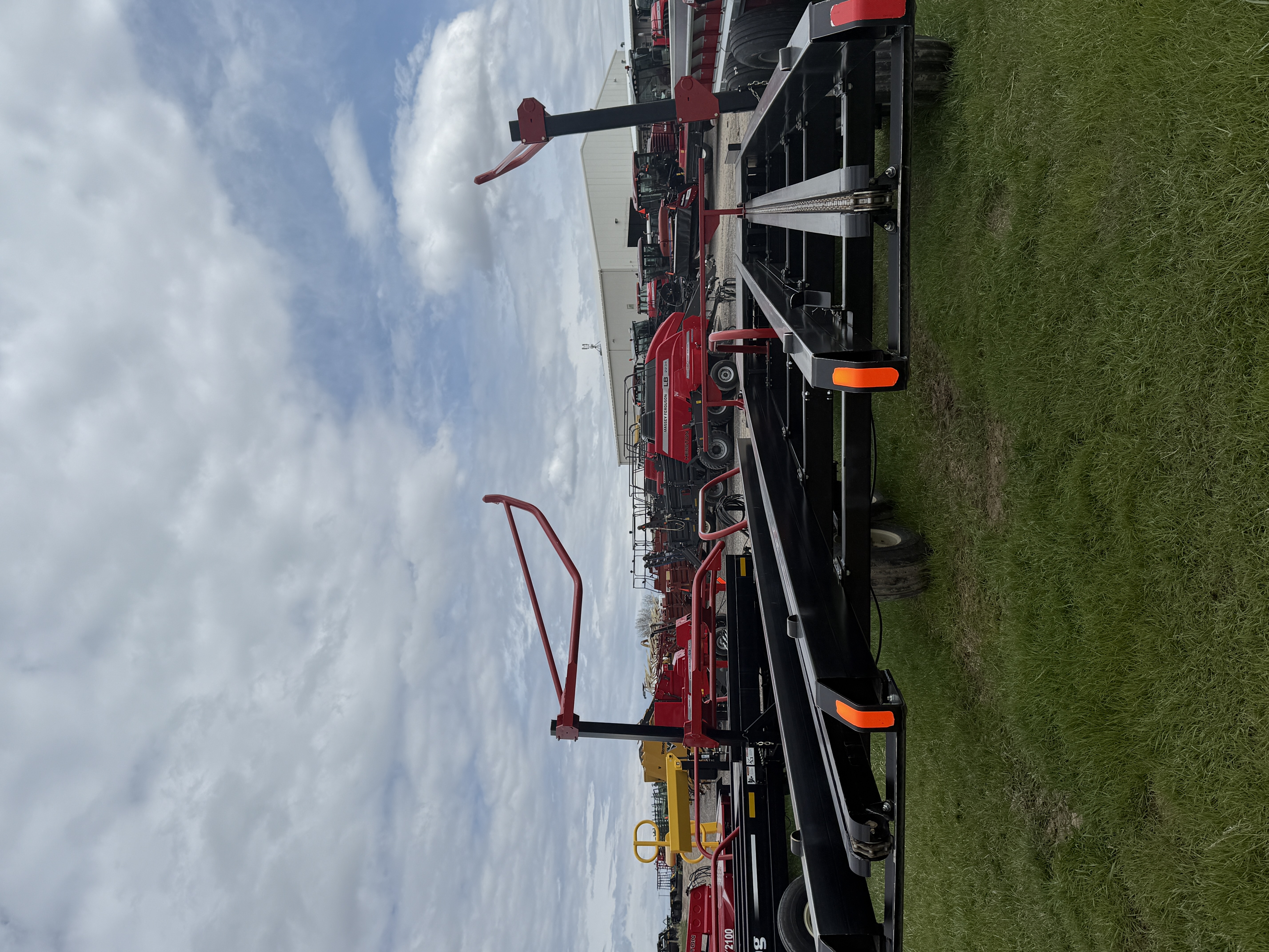 2020 Farm King BM2400H Bale Accumulator