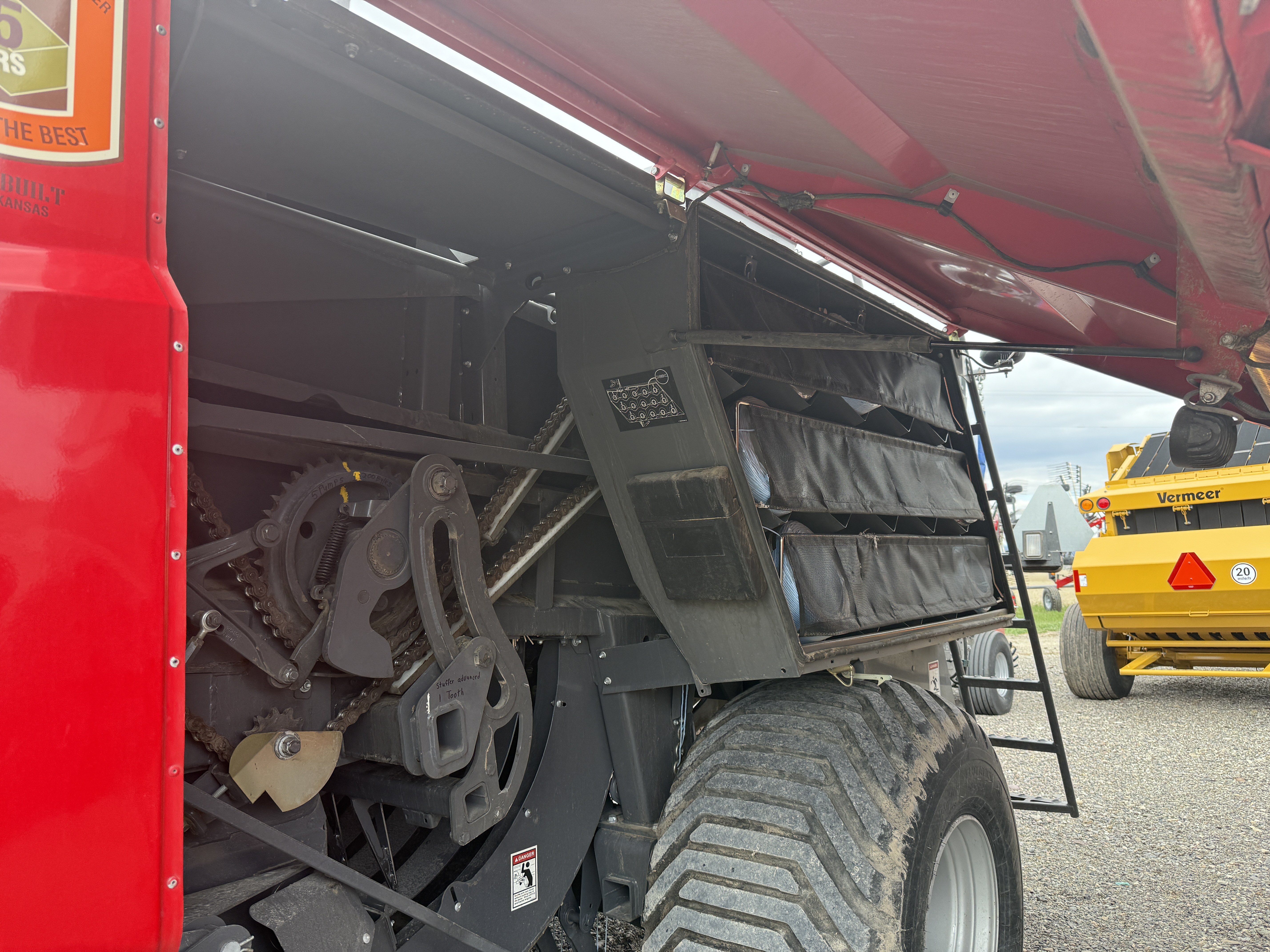 2014 Massey Ferguson 2270 Baler/Square