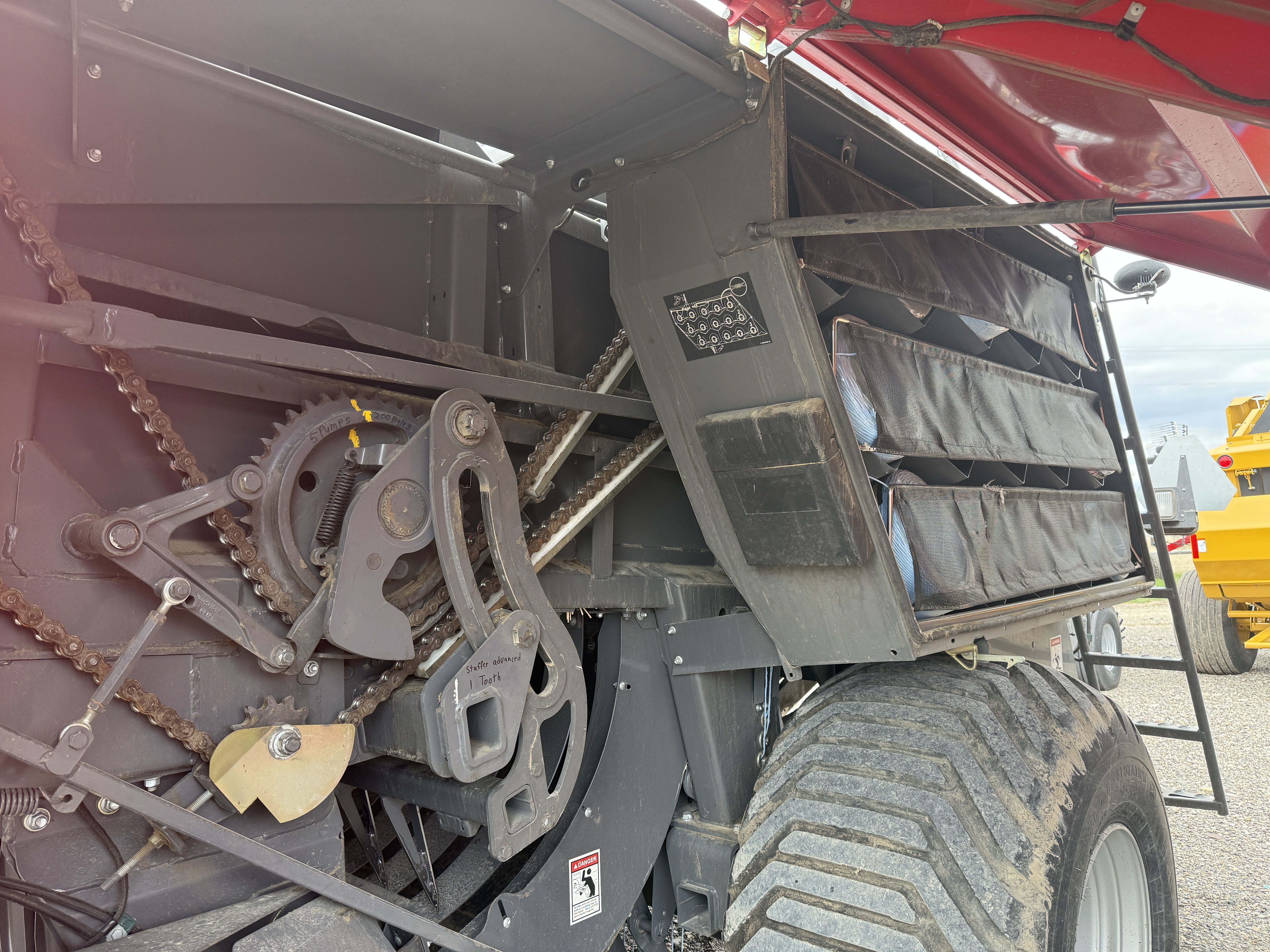 2014 Massey Ferguson 2270 Baler/Square
