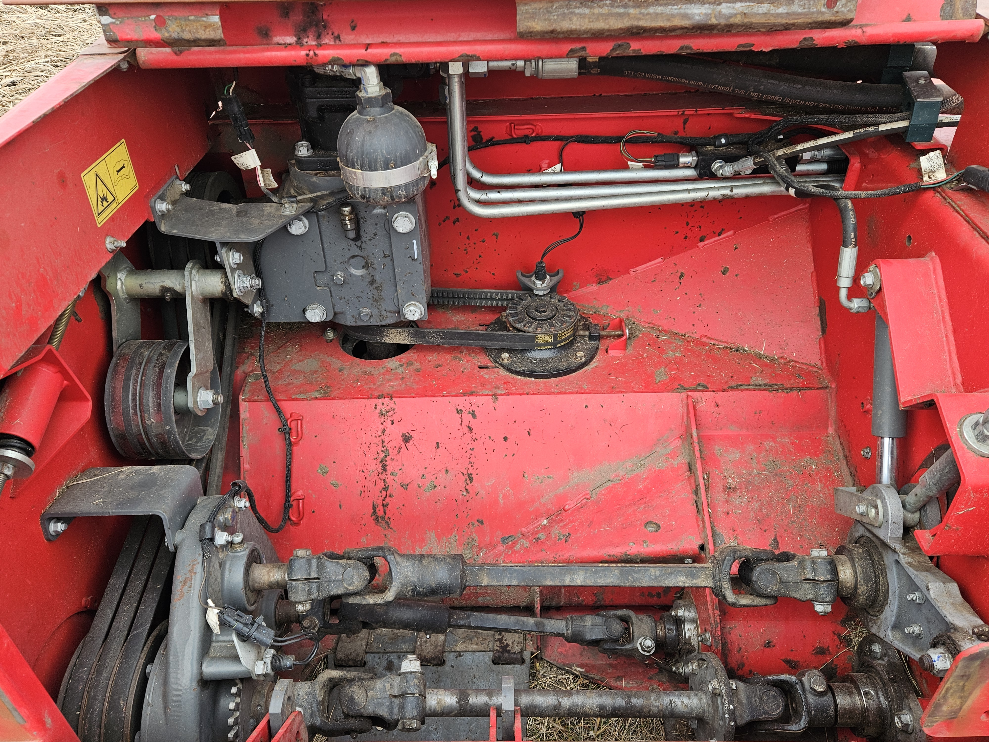 2019 Massey Ferguson 9295 Windrower Disc Header