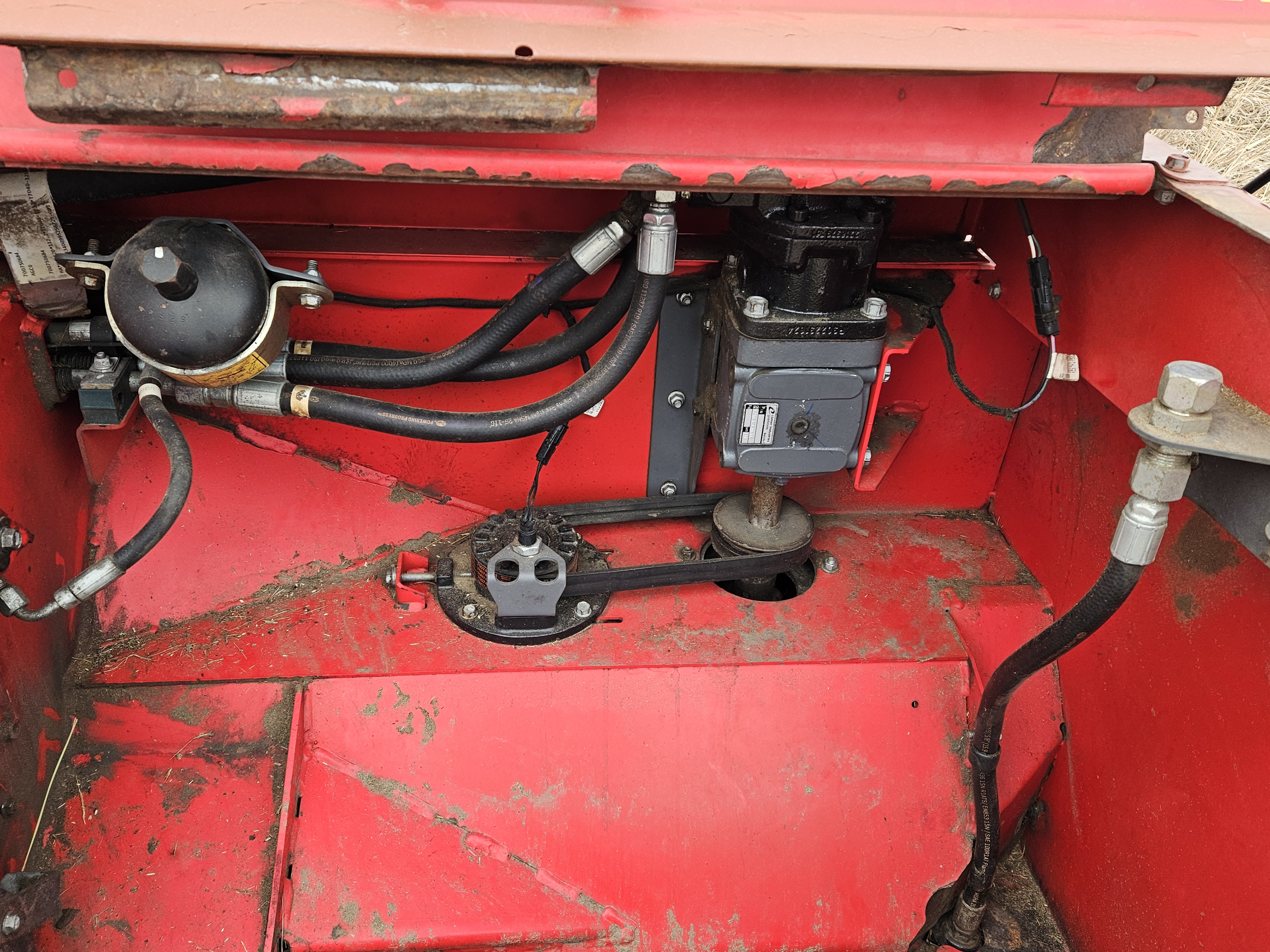2019 Massey Ferguson 9295 Windrower Disc Header