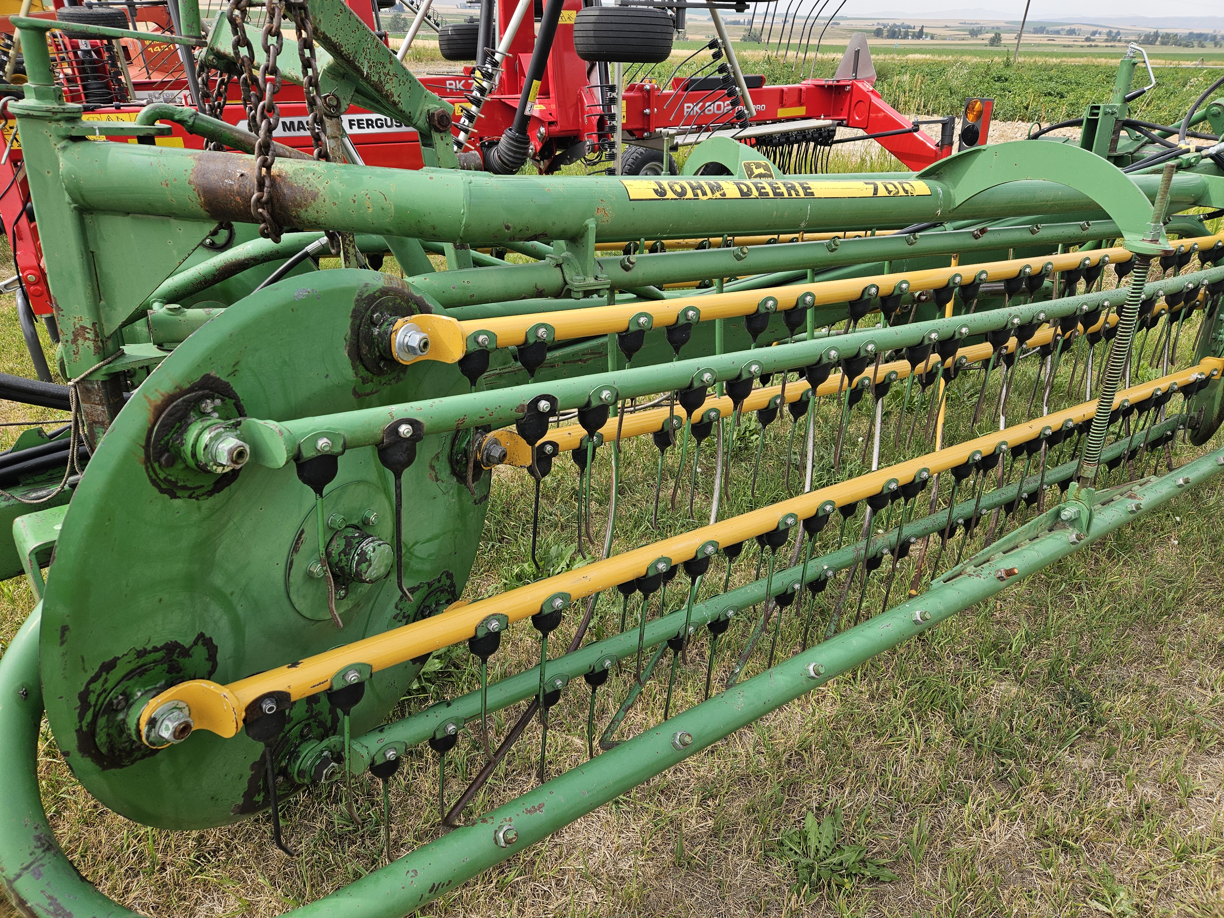 John Deere 700 Rake