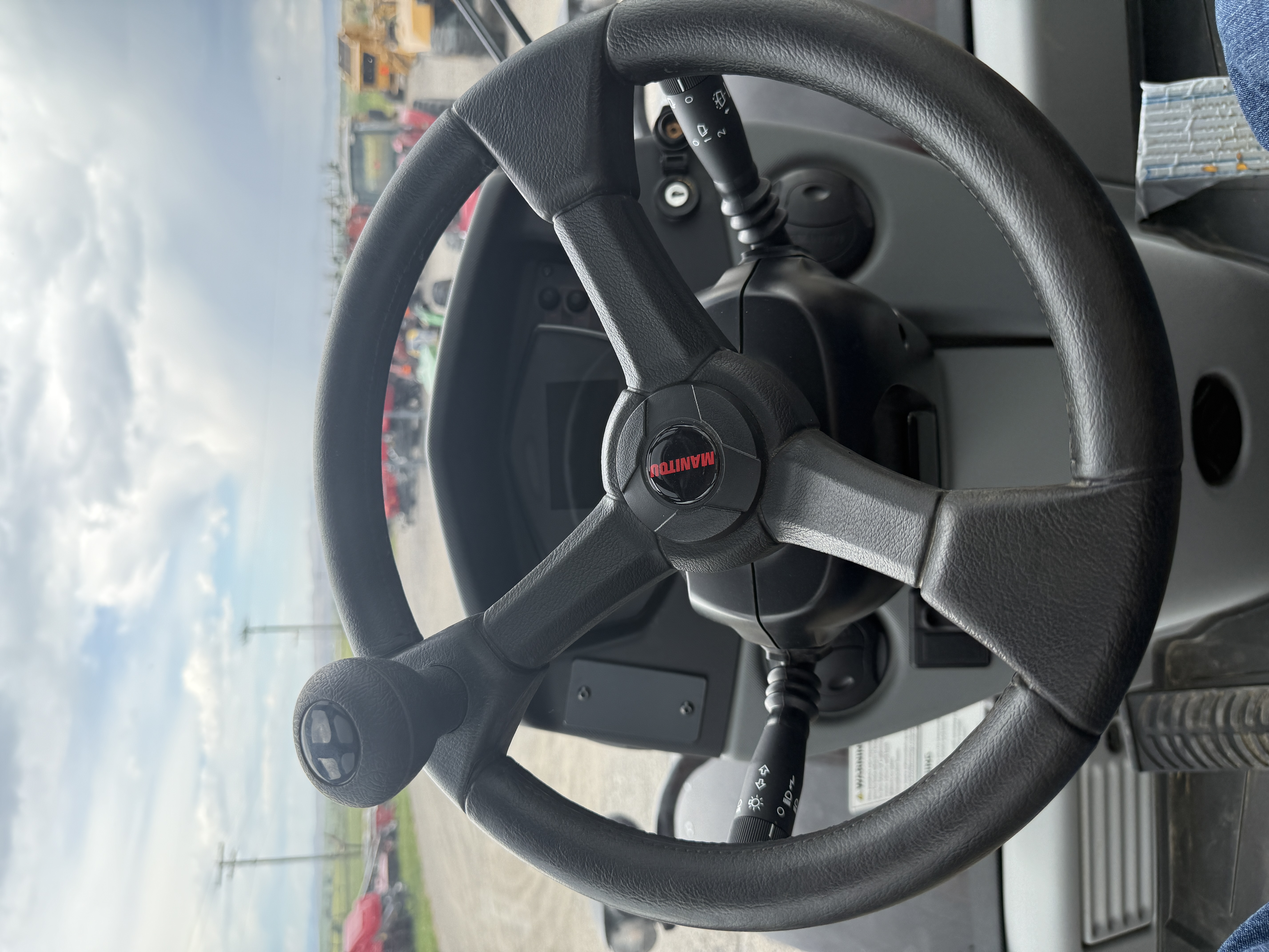 Manitou MLA-533 Loader