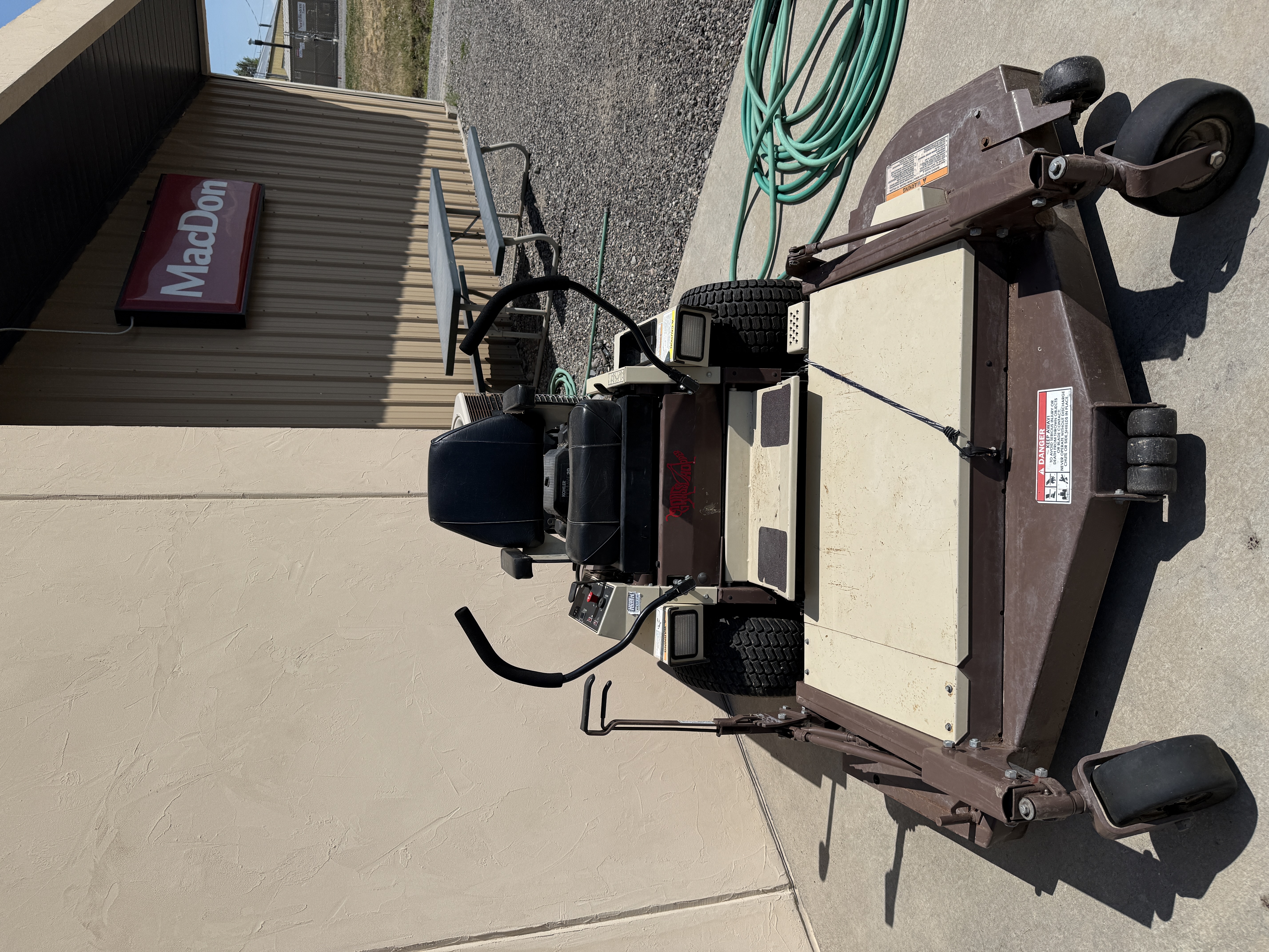 1999 Grasshopper 720k Mower/Front Mount