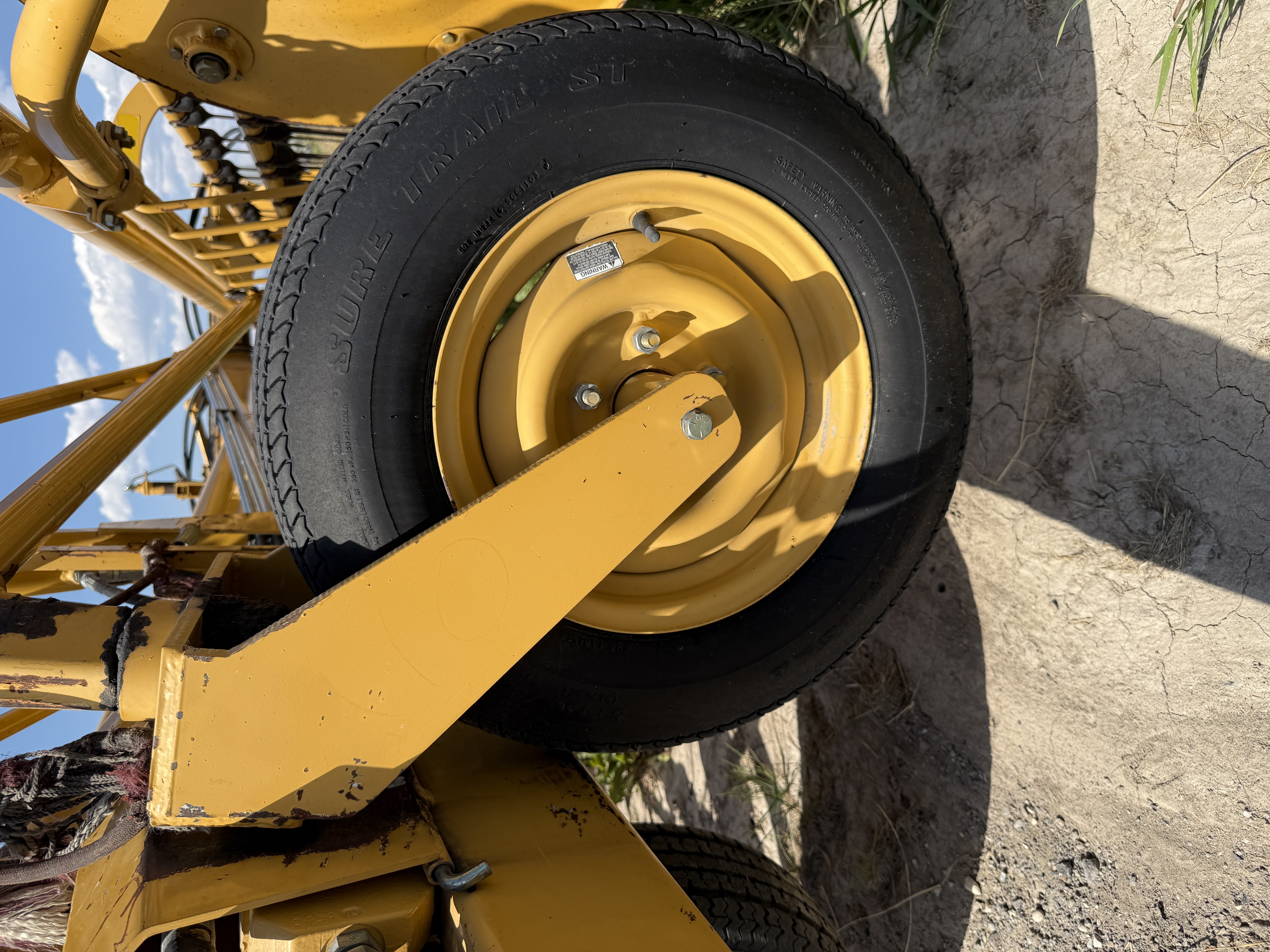 2005 Vermeer R23A Rake/Hay