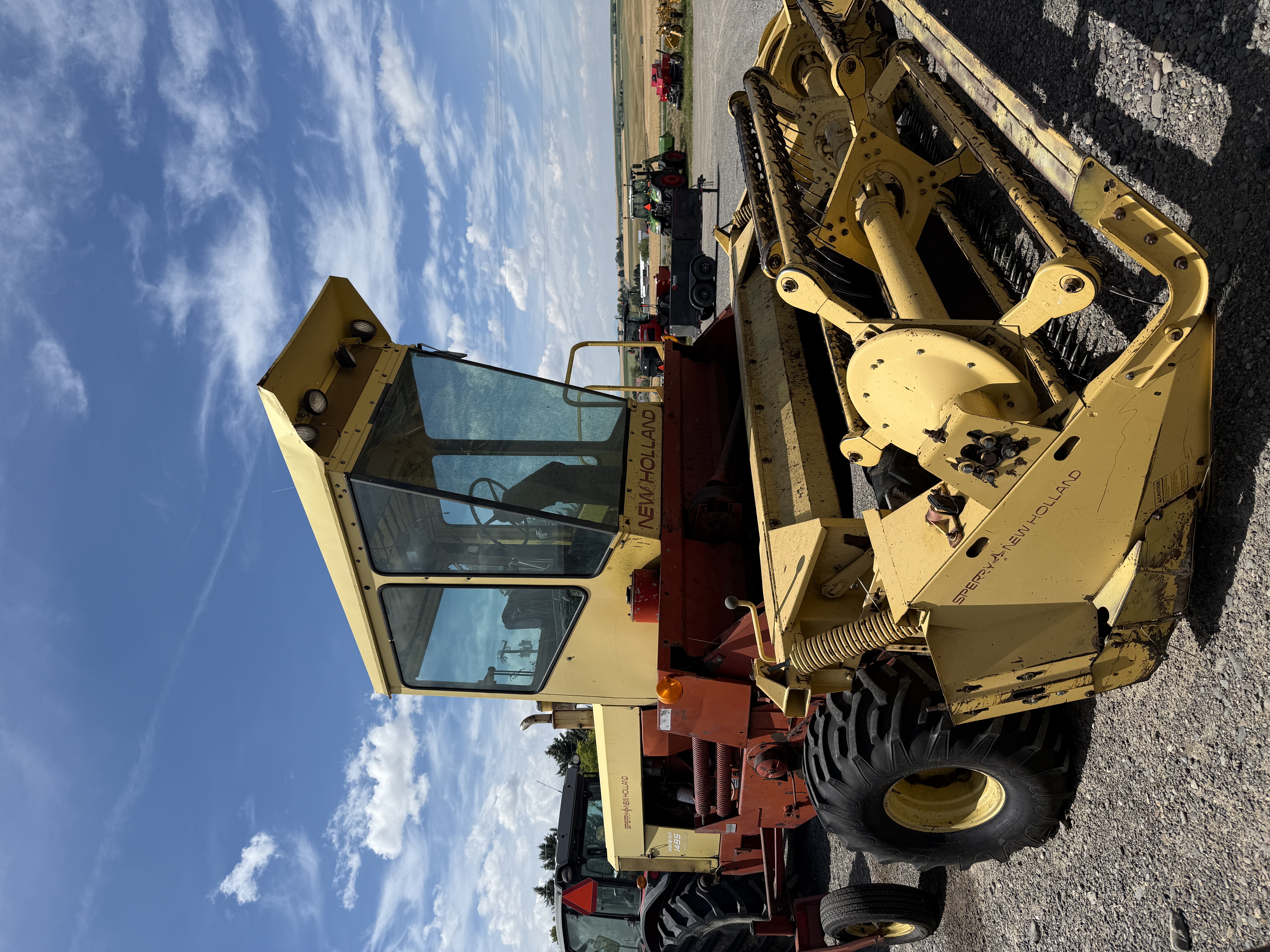 1982 New Holland 1495 Windrower