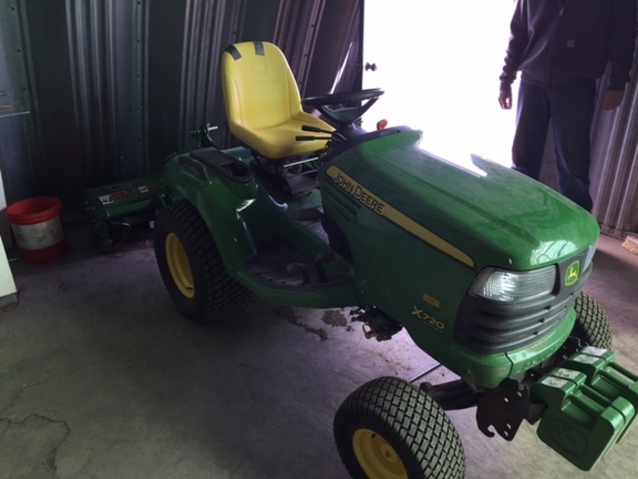 2011 John Deere X720 Garden Tractor