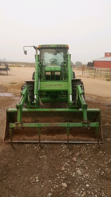 2001 John Deere 7810 Tractor