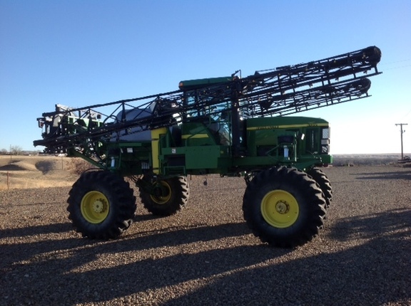 1998 John Deere 4700 Sprayer/High Clearance