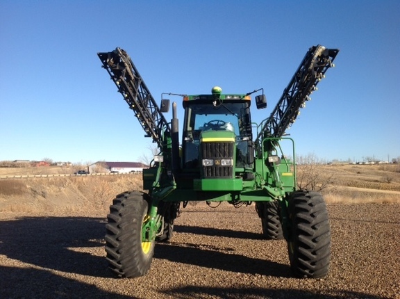 1998 John Deere 4700 Sprayer/High Clearance