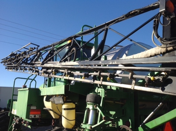 1998 John Deere 4700 Sprayer/High Clearance