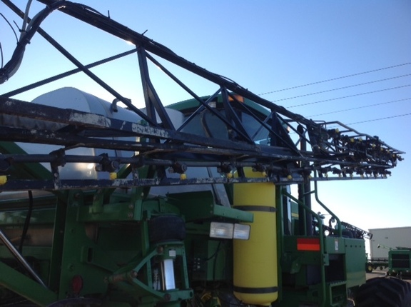 1998 John Deere 4700 Sprayer/High Clearance