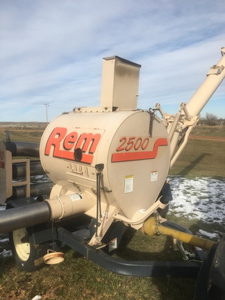 REM Mfg 2500 Grain Vac