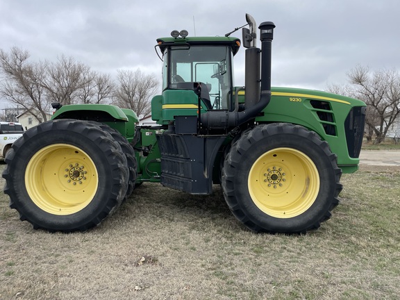 2009 John Deere 9230 Tractor 4WD