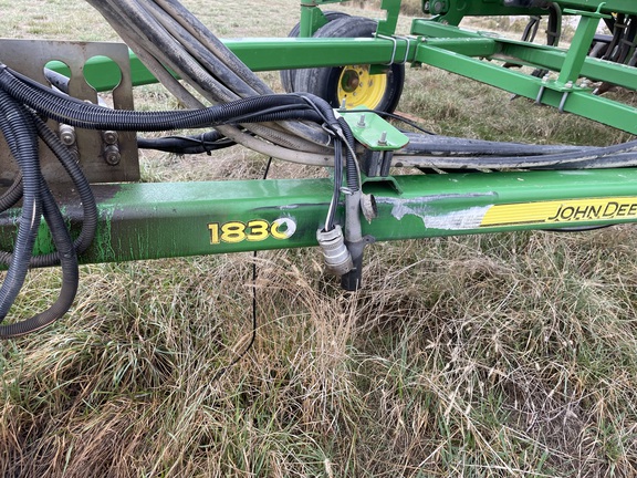 2009 John Deere 1830 Air Seeder