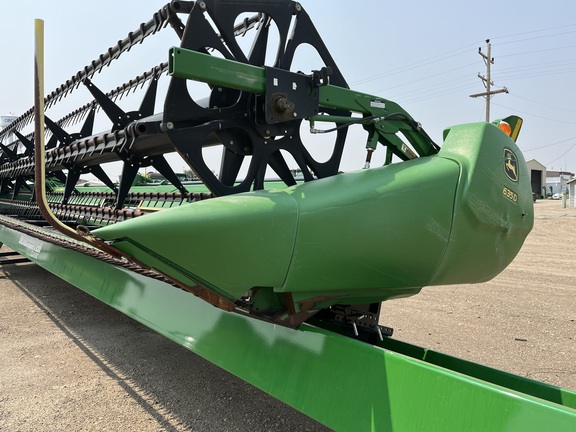 2011 John Deere 635D Header Combine